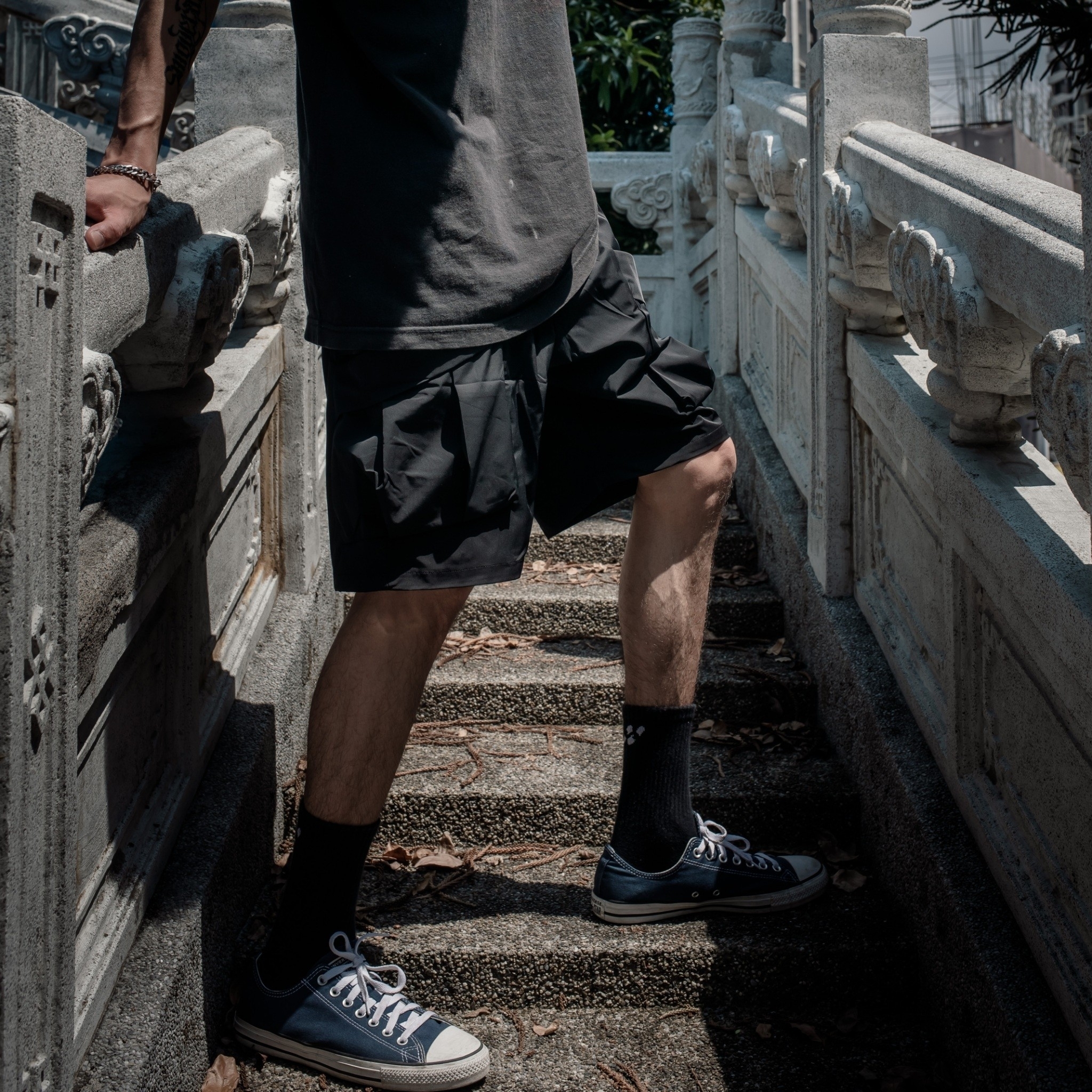 XCTRL 鬆緊滑面工裝短褲-黑