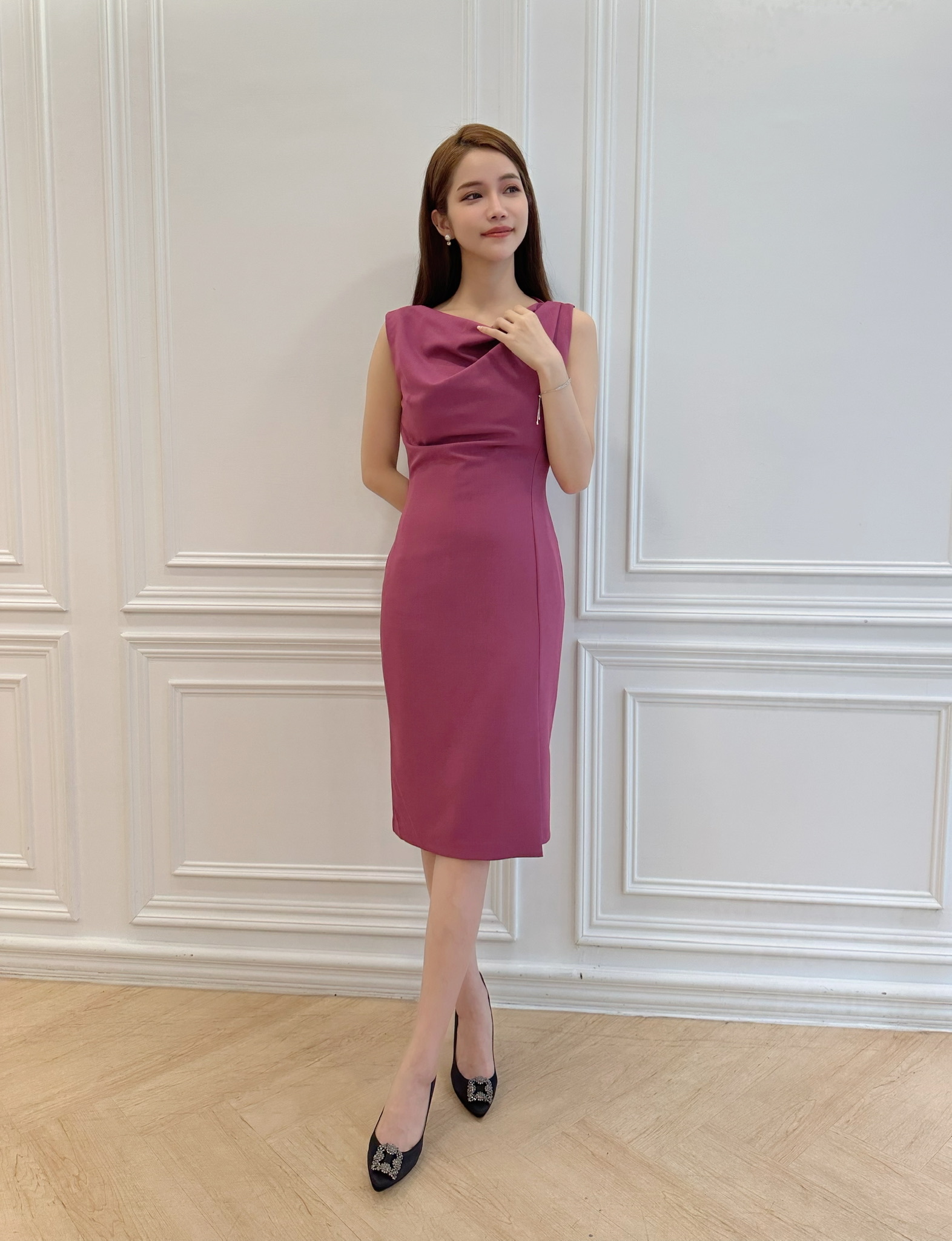 優雅玫瑰紫垂墜領洋裝