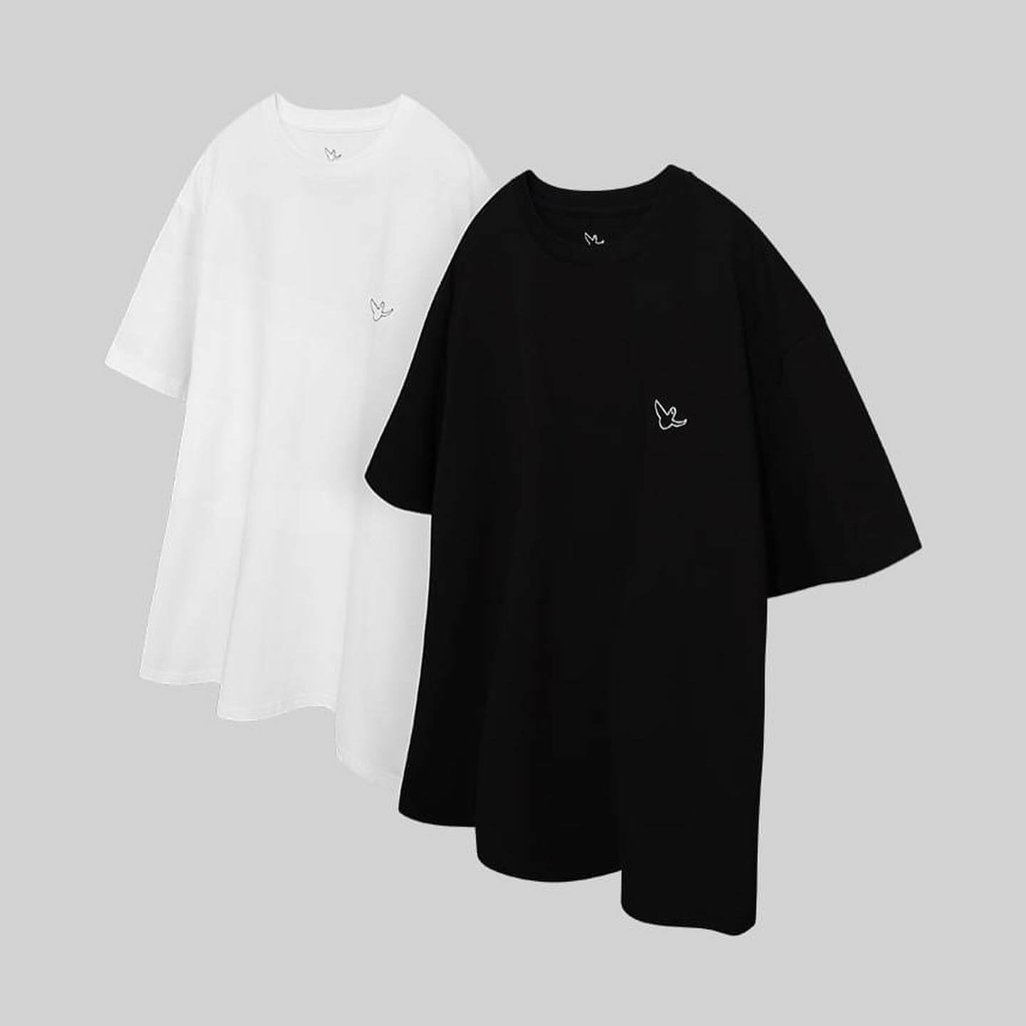 韓國 what it isnt  2PACK 엔젤 반팔 티셔츠 블랙/화이트 一黑一白 不拆賣