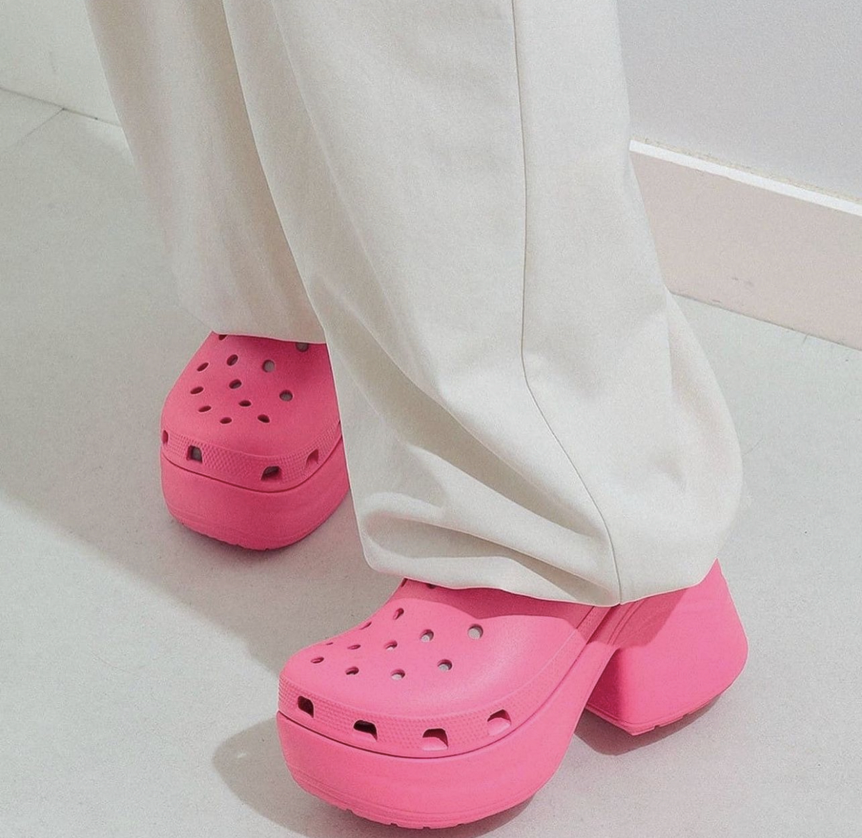 お気に入り crocs／Siren サンダル ヒール Clog サンダル - crigal.com