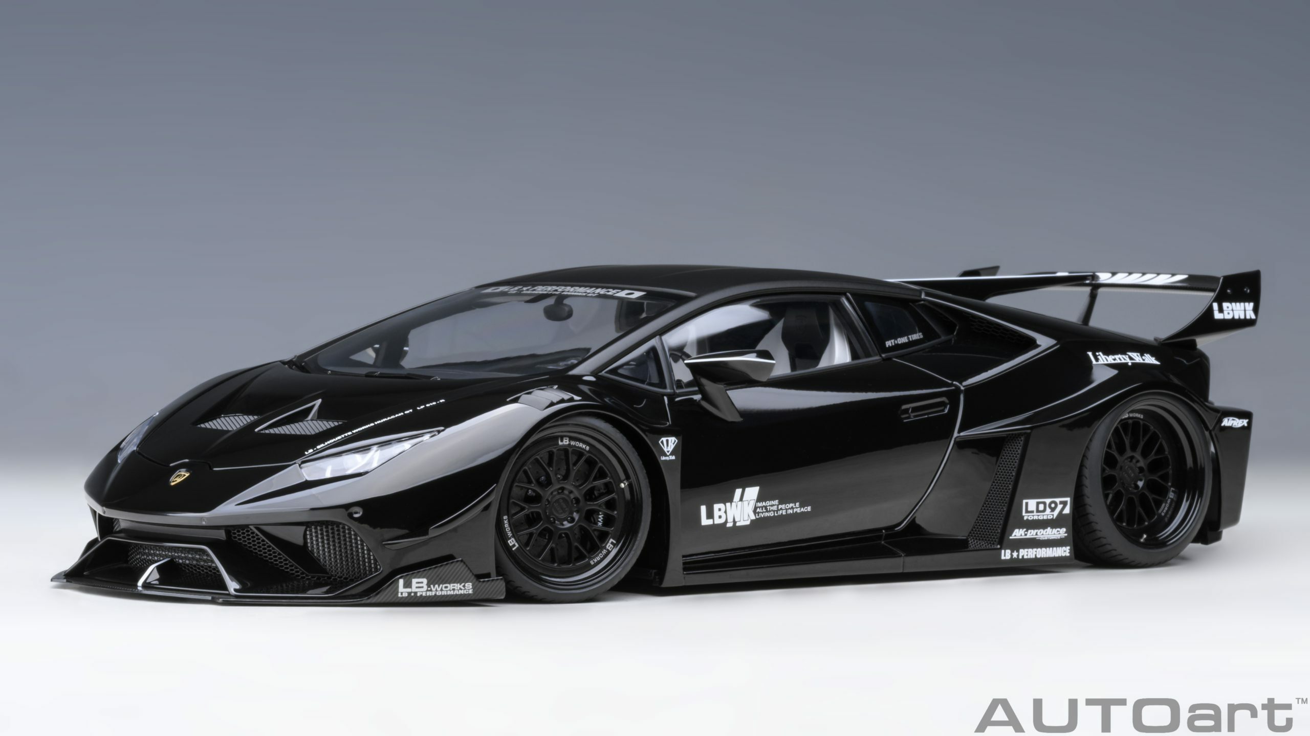預訂:1/18 AUTOART Liberty Walk LB Silhouette Lamborghini Huracan GT (Black) (79129)