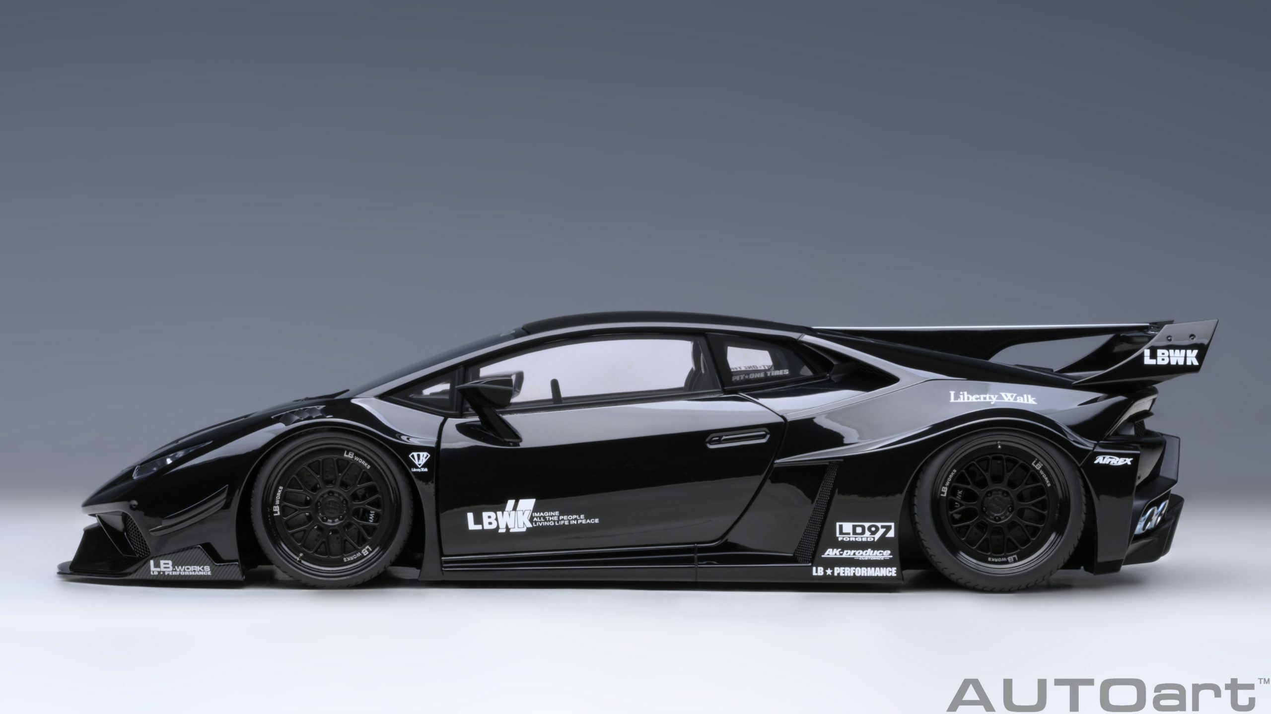 預訂:1/18 AUTOART Liberty Walk LB Silhouette Lamborghini Huracan GT (Black) (79129)