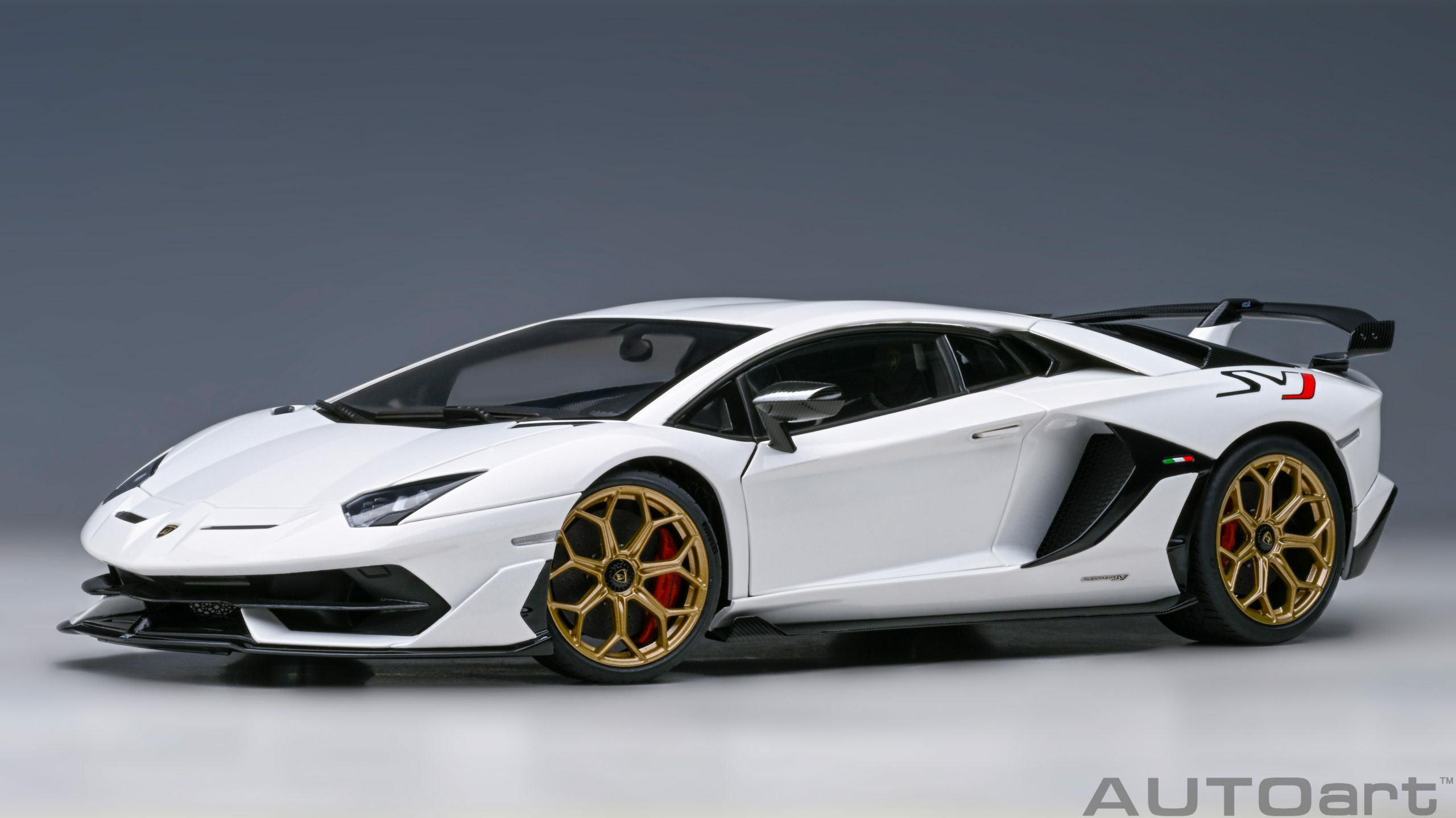 1/18 AUTOART Lamborghini Aventador SVJ (Bianco Asopo) (79217)