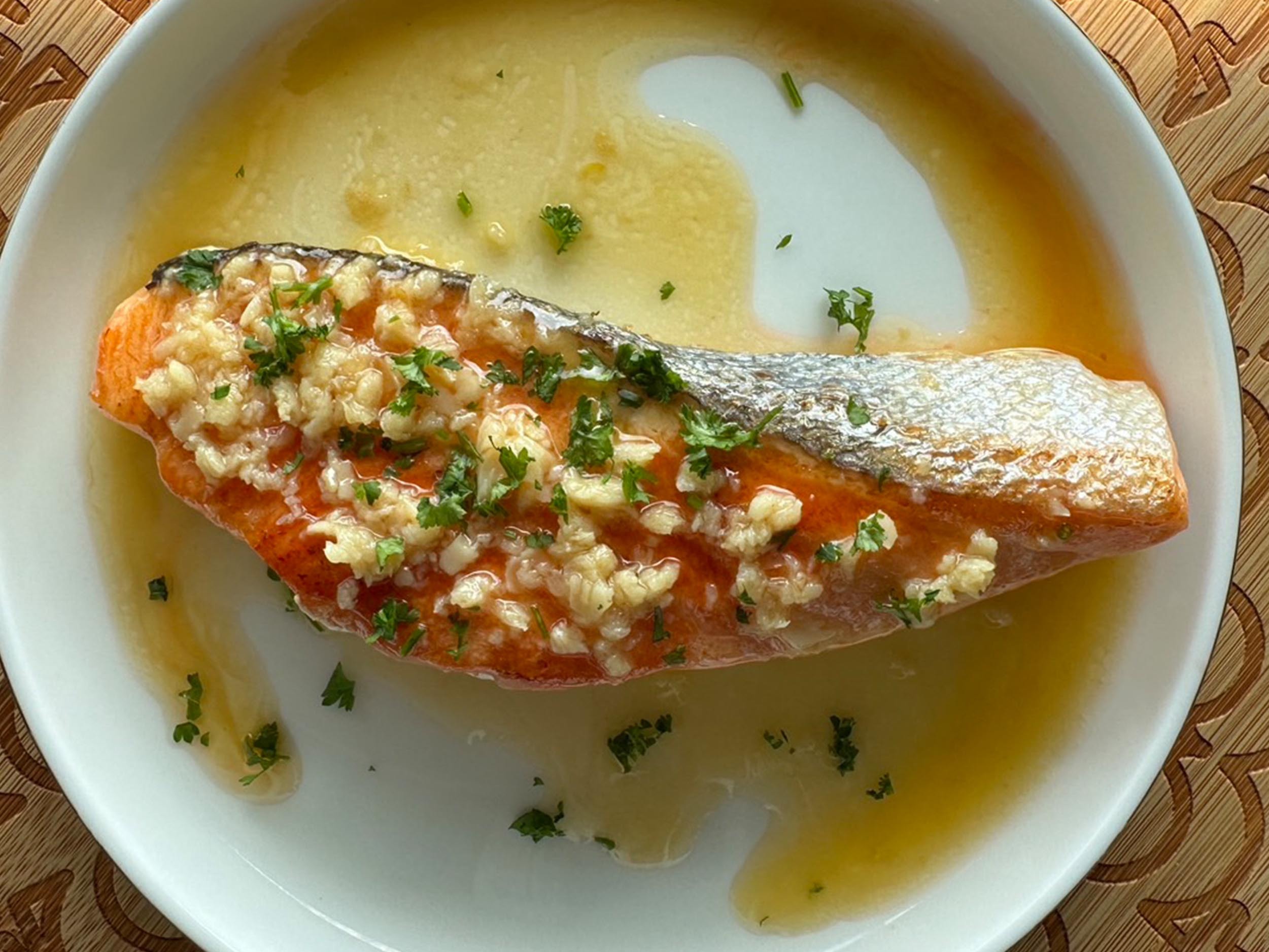 經典歐式奶油蒜香鮭魚