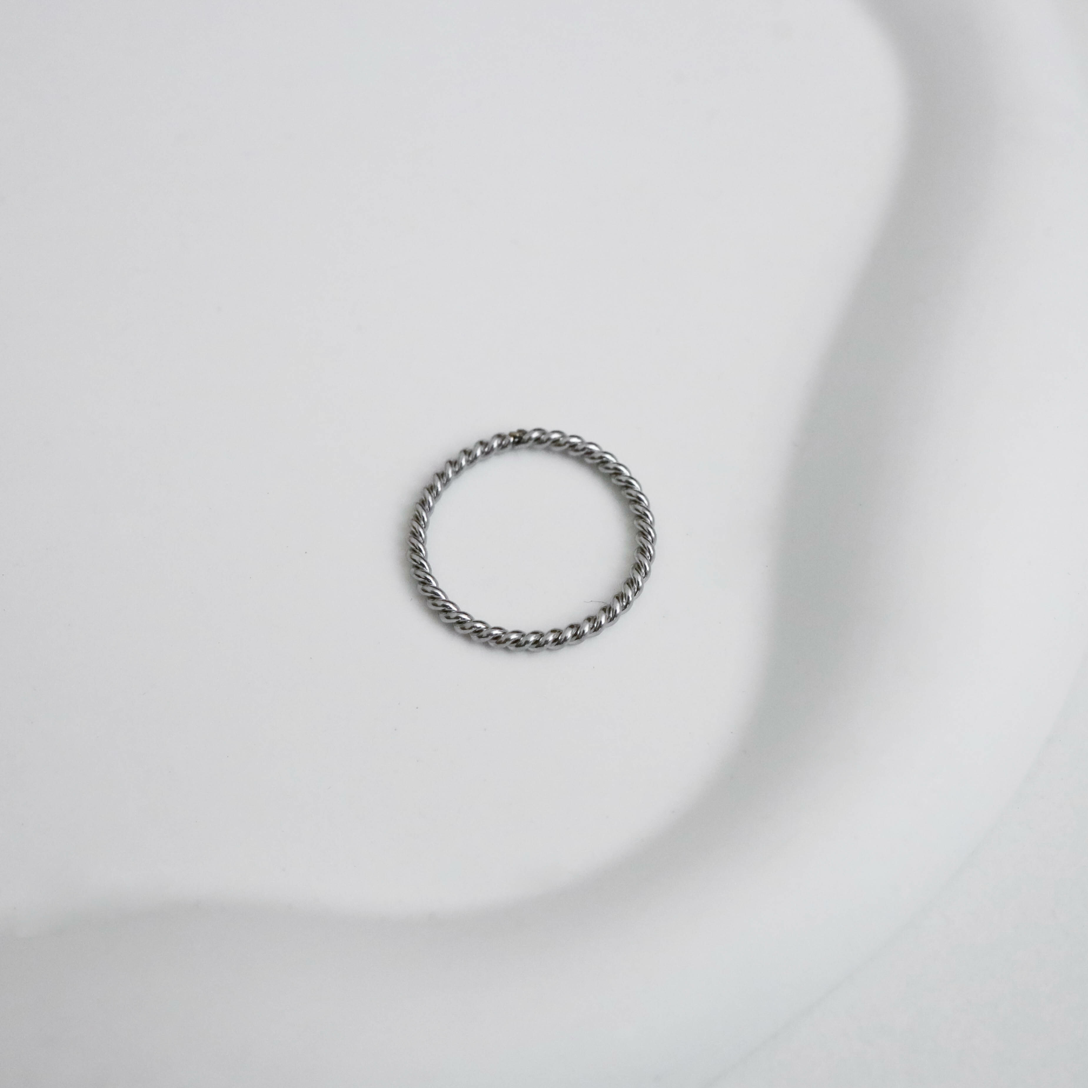 不怕水銀色麻花鋼戒