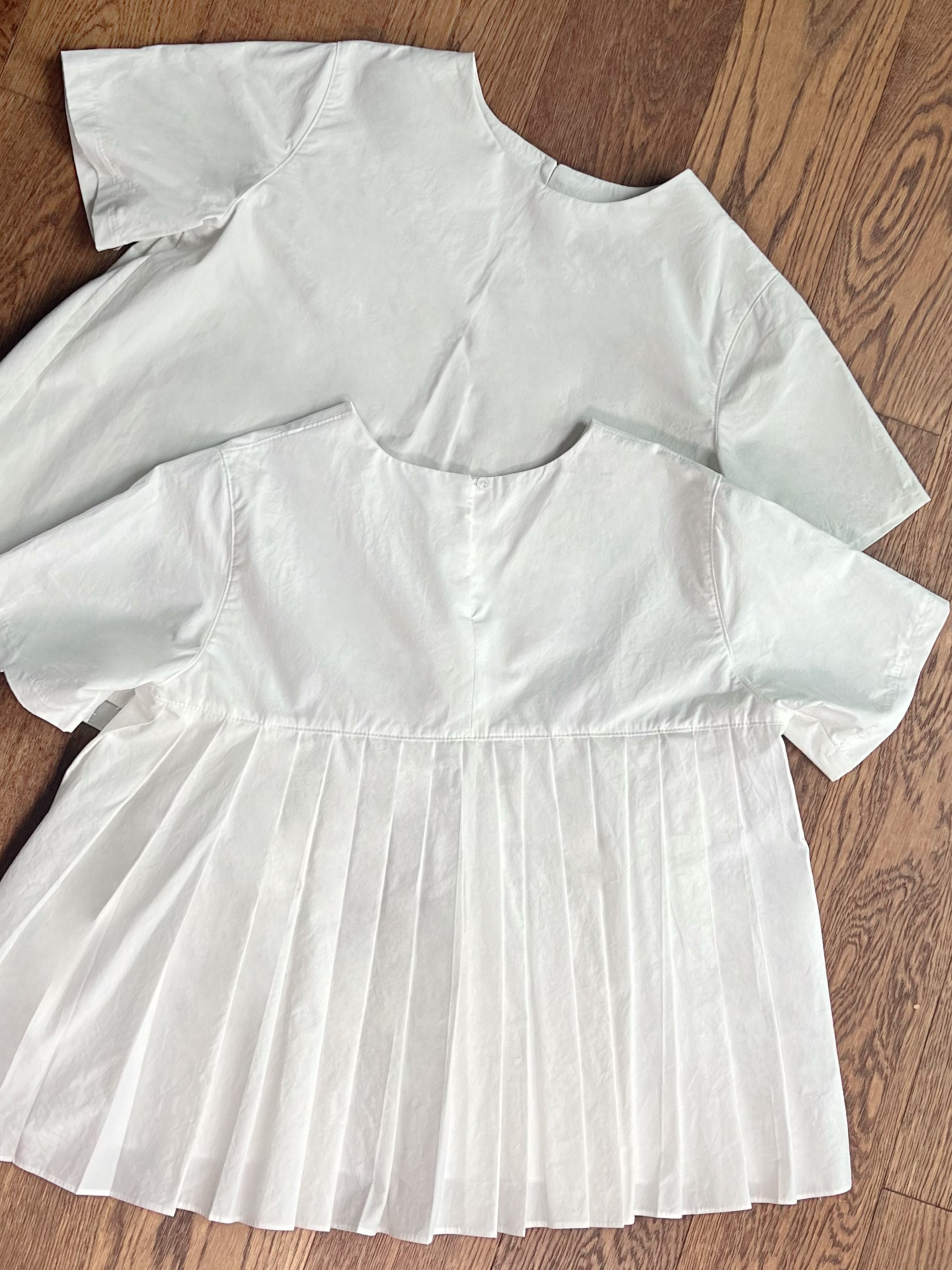 背百褶圓領上衣