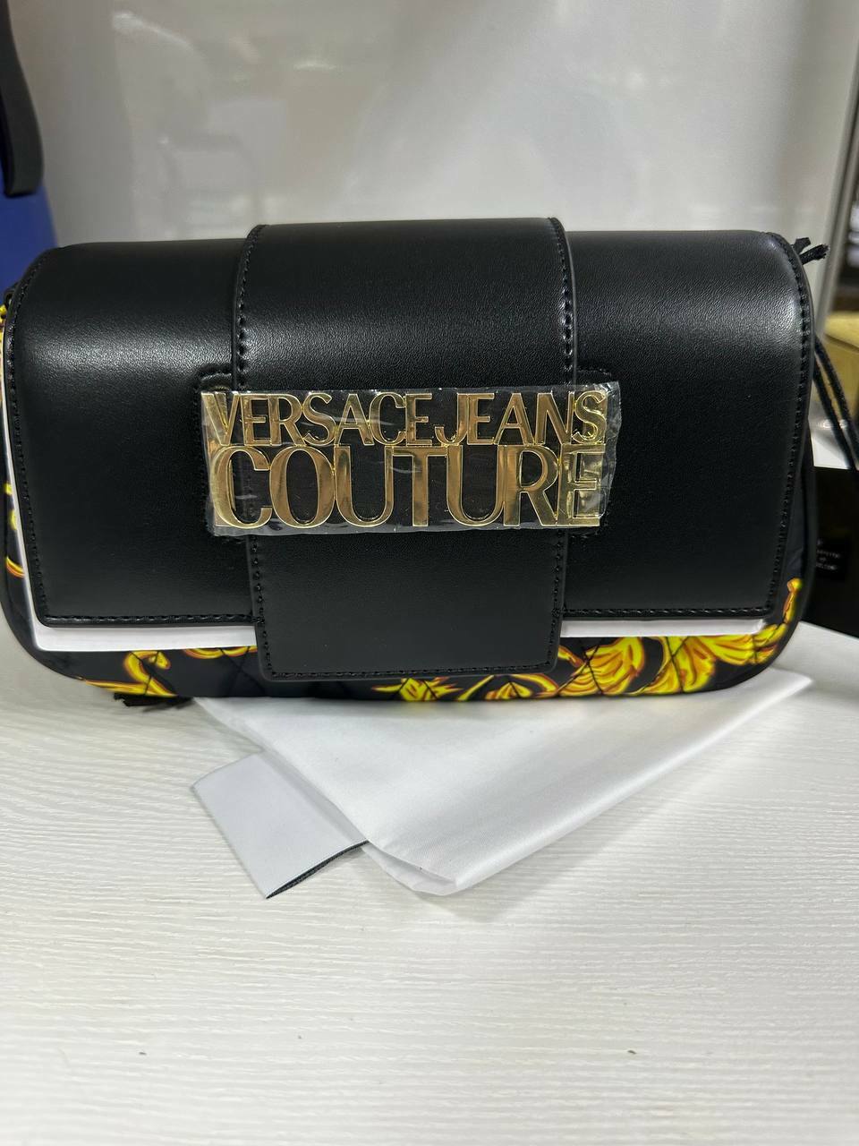 [S] VERSACE COUTURE 74VA4BB1 ZS587 G89 LOGO LOOP SKETCH COUTURE QUILTED NYLON BAG,BLACK MULTI, 8052019122459 (SVC48)