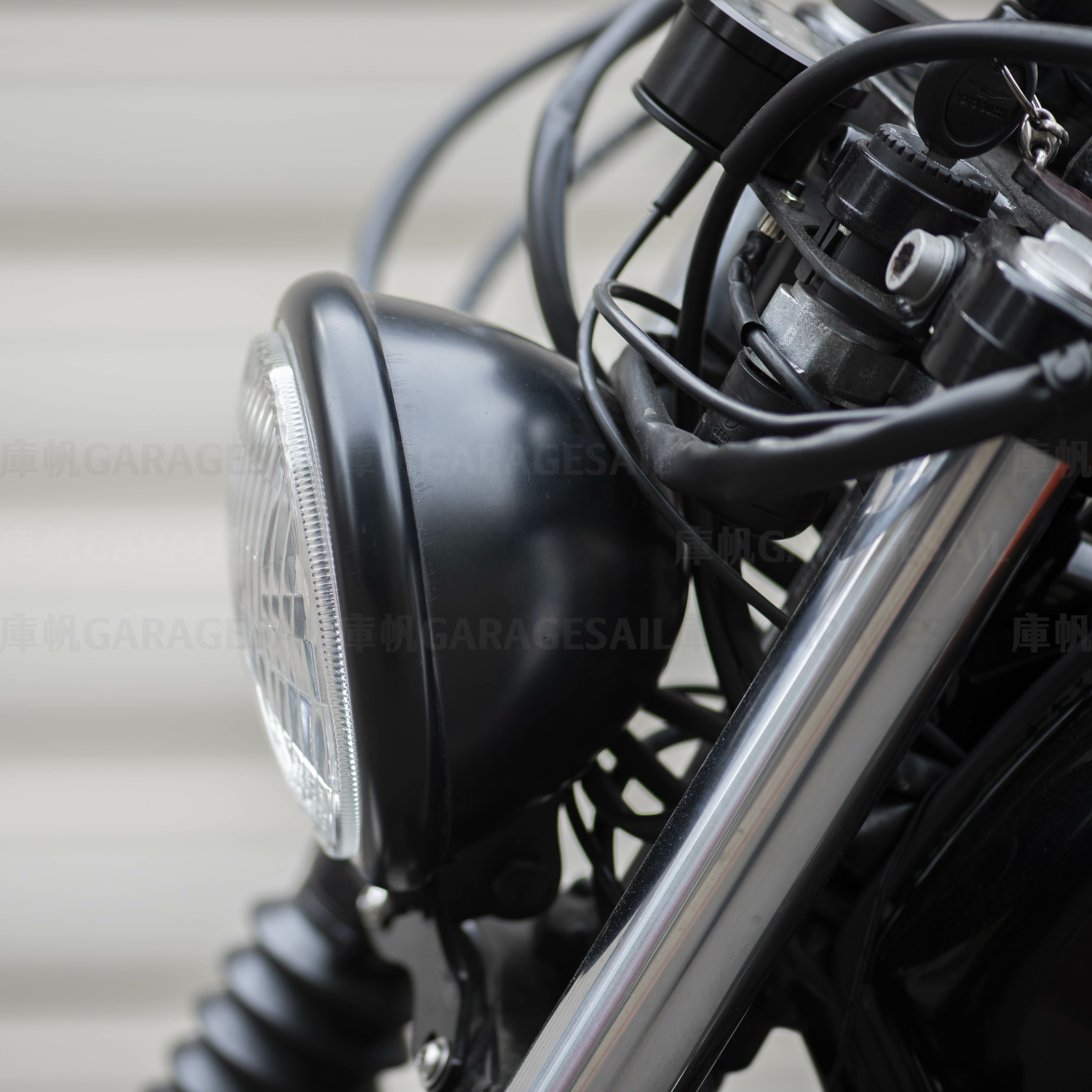 5.75吋圓 下鎖式 大燈 歐規 消光黑