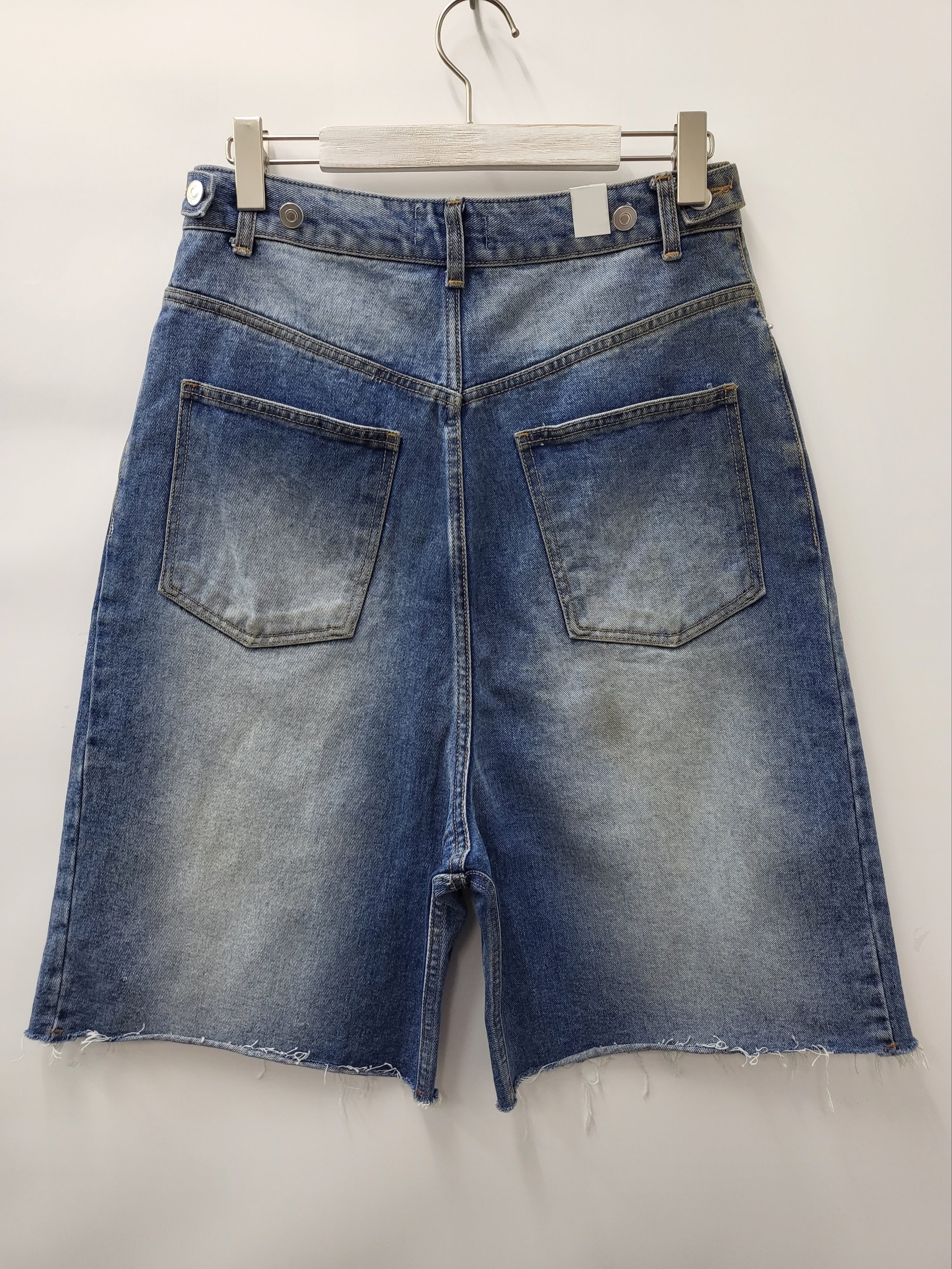 淨色洗水牛仔短褲 J685