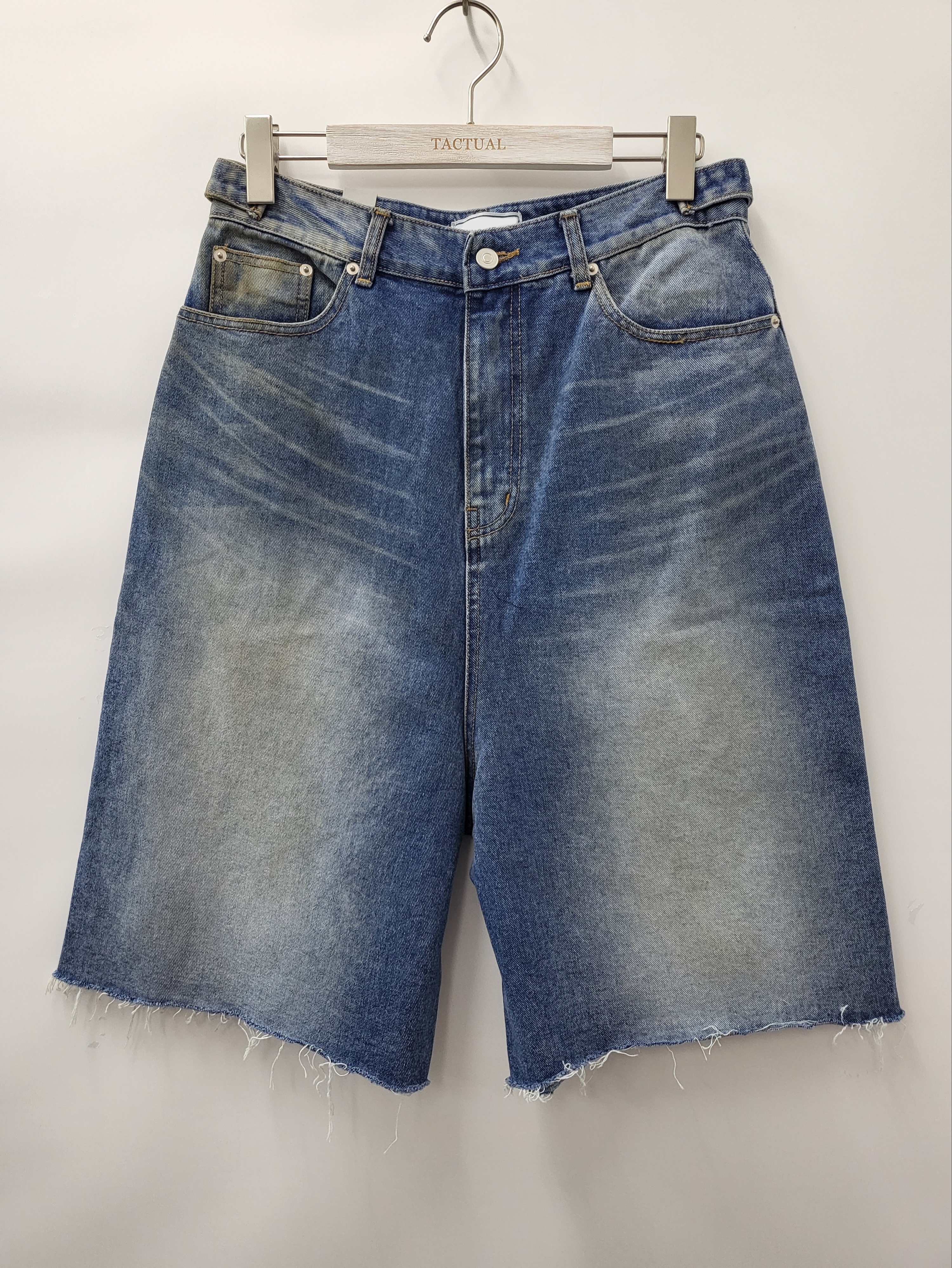 淨色洗水牛仔短褲 J685