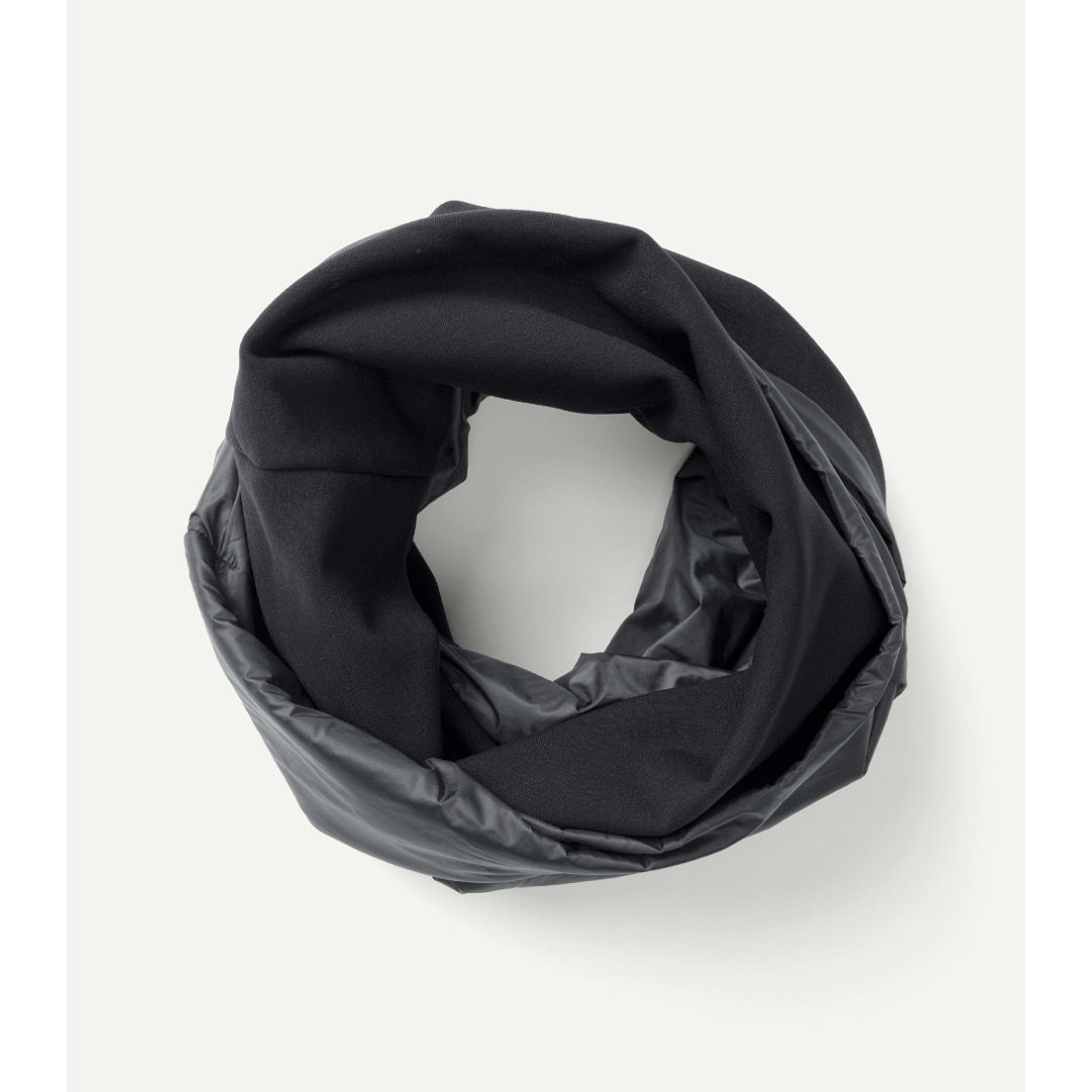 Houdini  Looper true Black / M (HD327444-900-M)Houdini  Scarfs /  Looper true Black / M (HD327444-900-M)