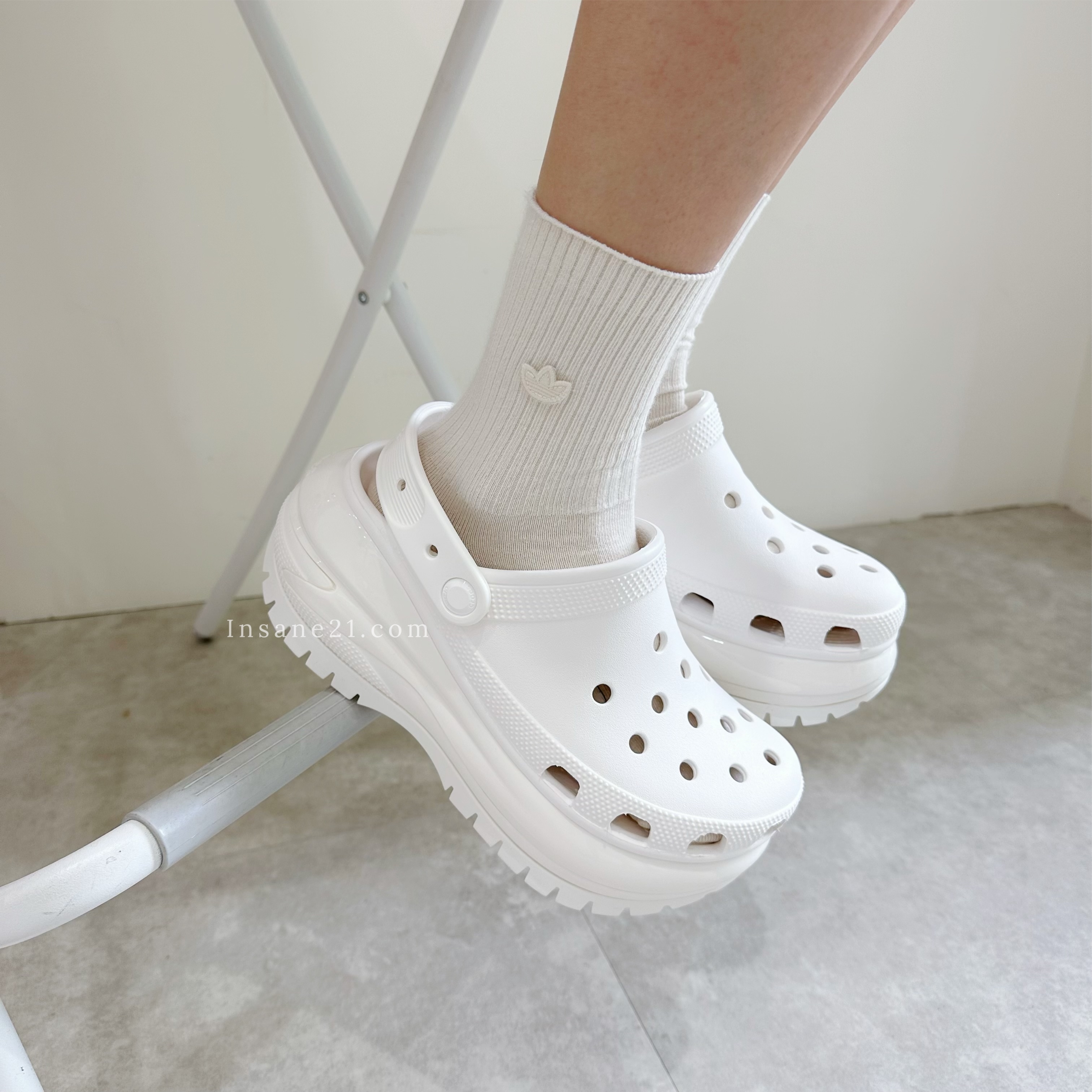 CROCS MEGA CRUSH 鯨魚光輪厚底洞洞鞋