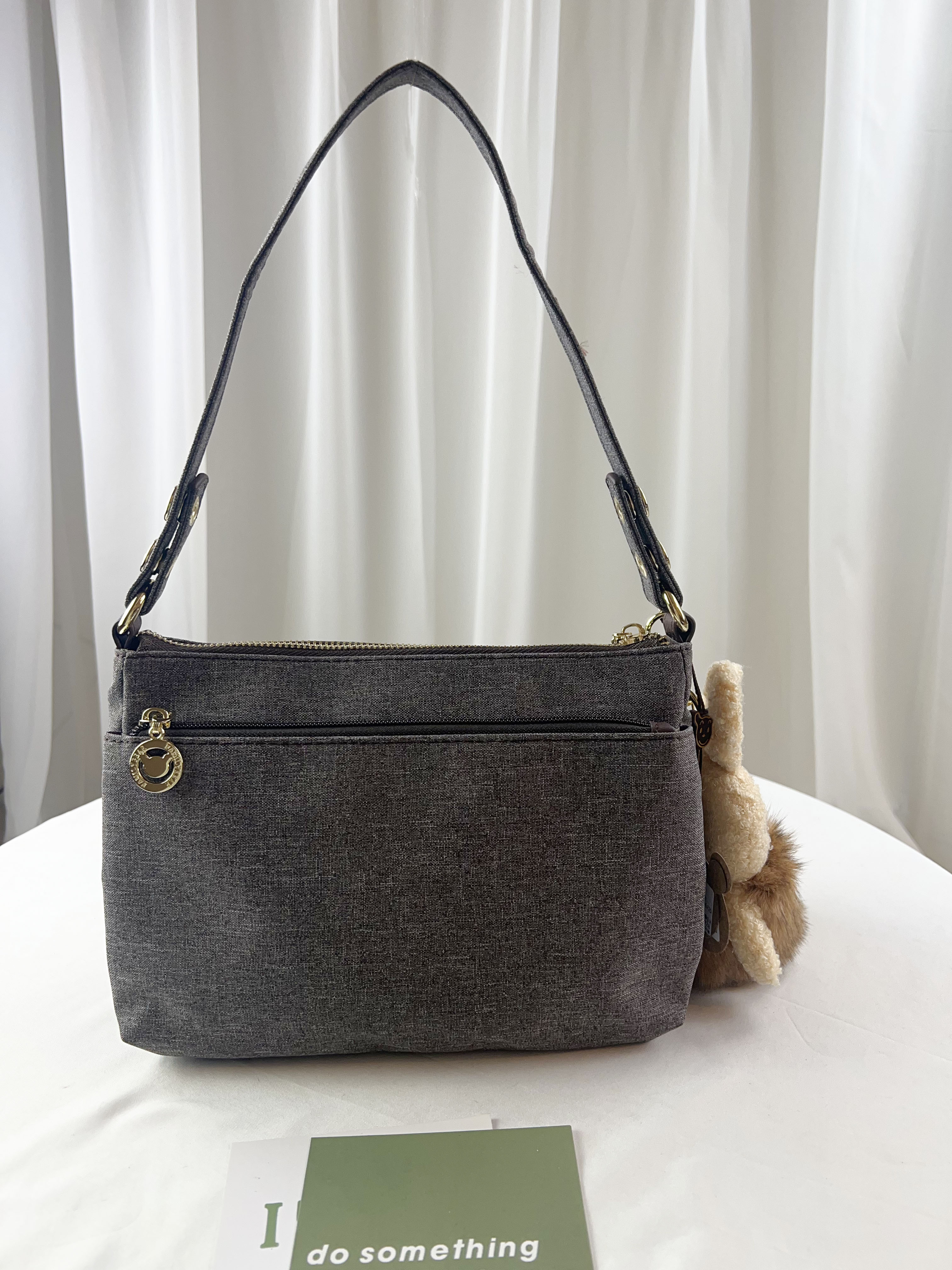 FamilyBear 織帶灰配咖 防潑水肩背包 / 側背包 附兔兔吊飾 #2563