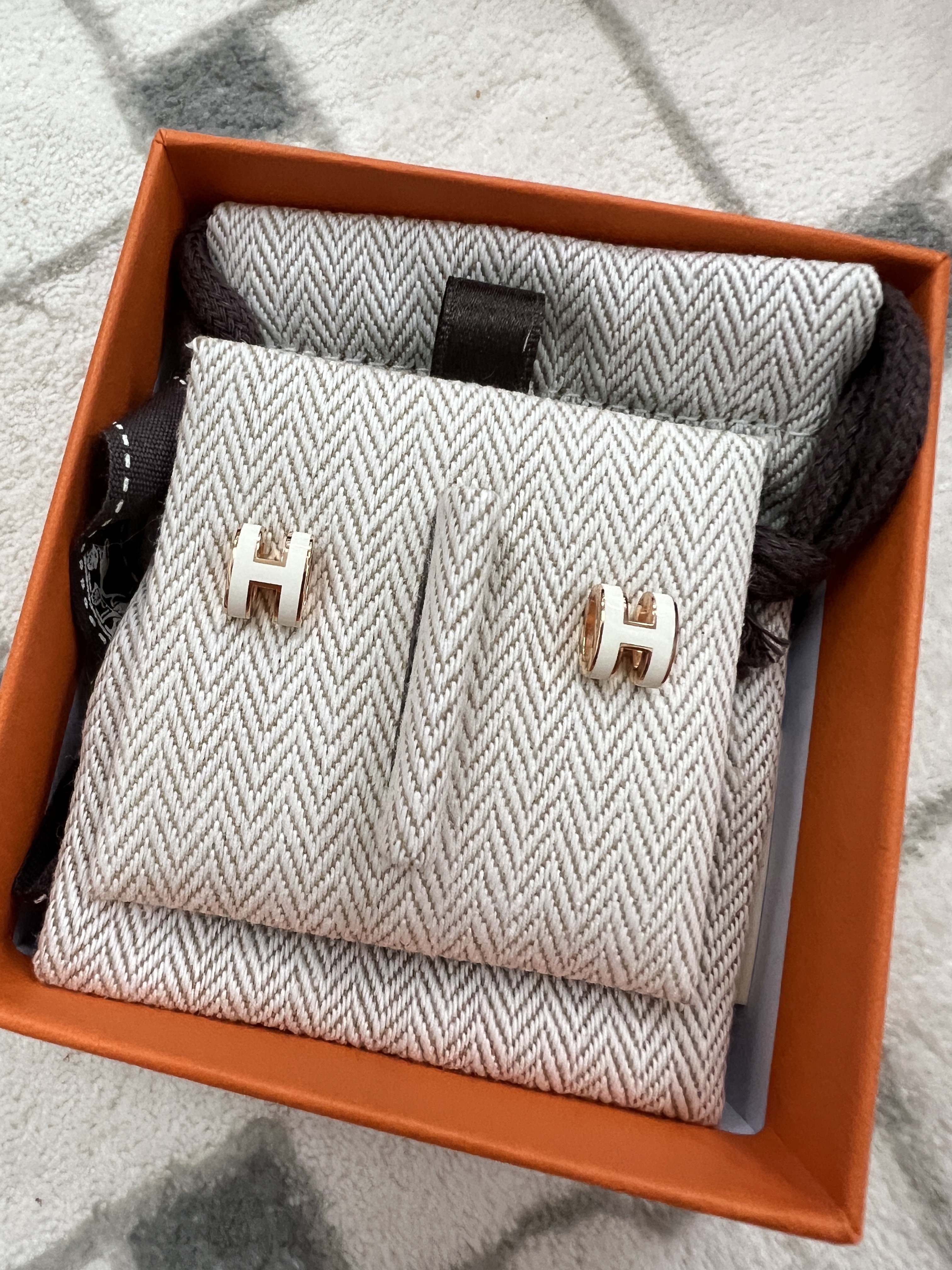 Hermes mini Pop h 耳環 白 x 金