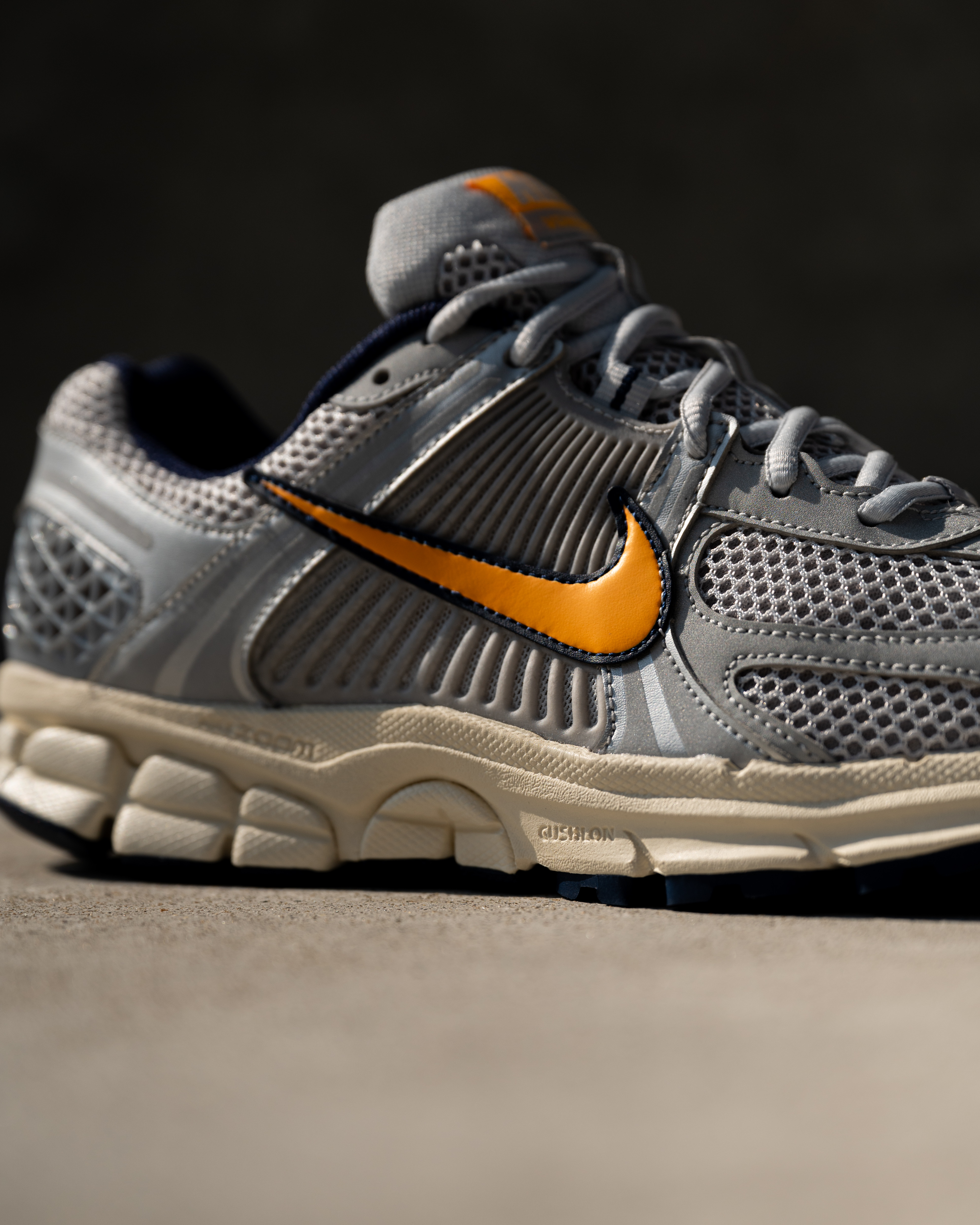 新品Nike Zoom Vomero 5 Ms - FJ4151-001 FJ4151-001 Nike Zoom Vomero 5 Pure Platinum Laser Orange