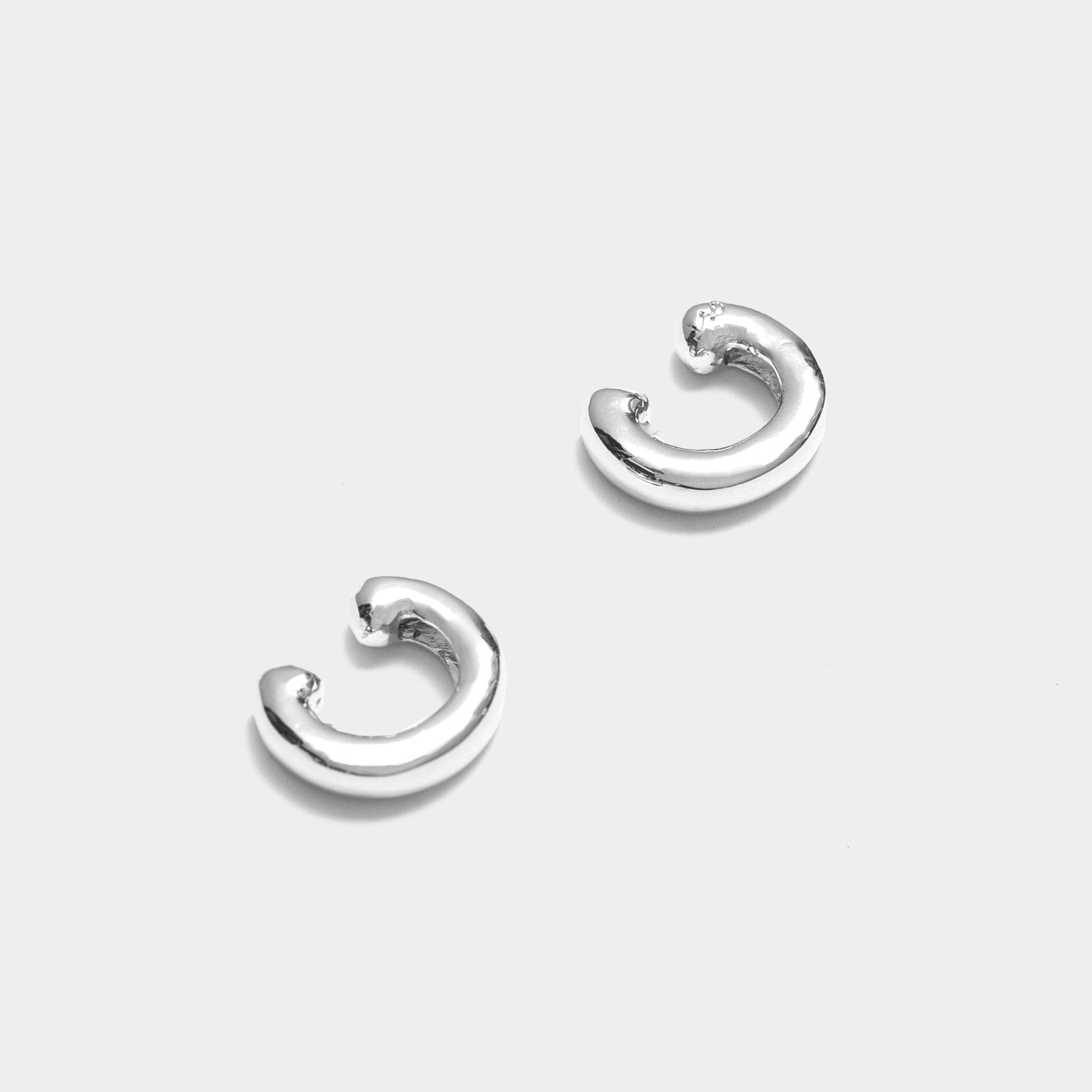 RECOVERY 4MM圓條小耳扣 (亮銀)