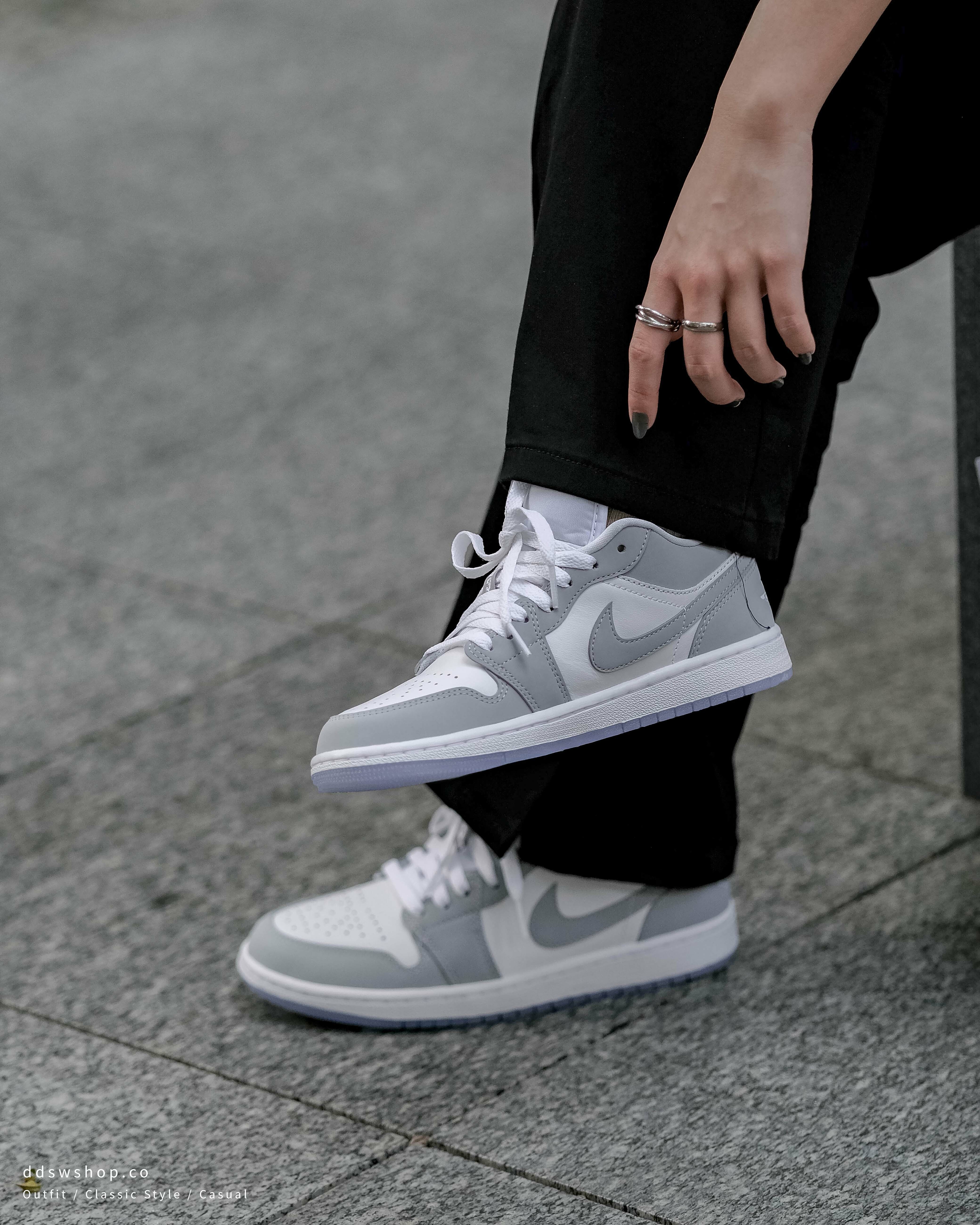 Nike Air Jordan 1 'Wolf Grey' 冰晶底灰白DC0774-105