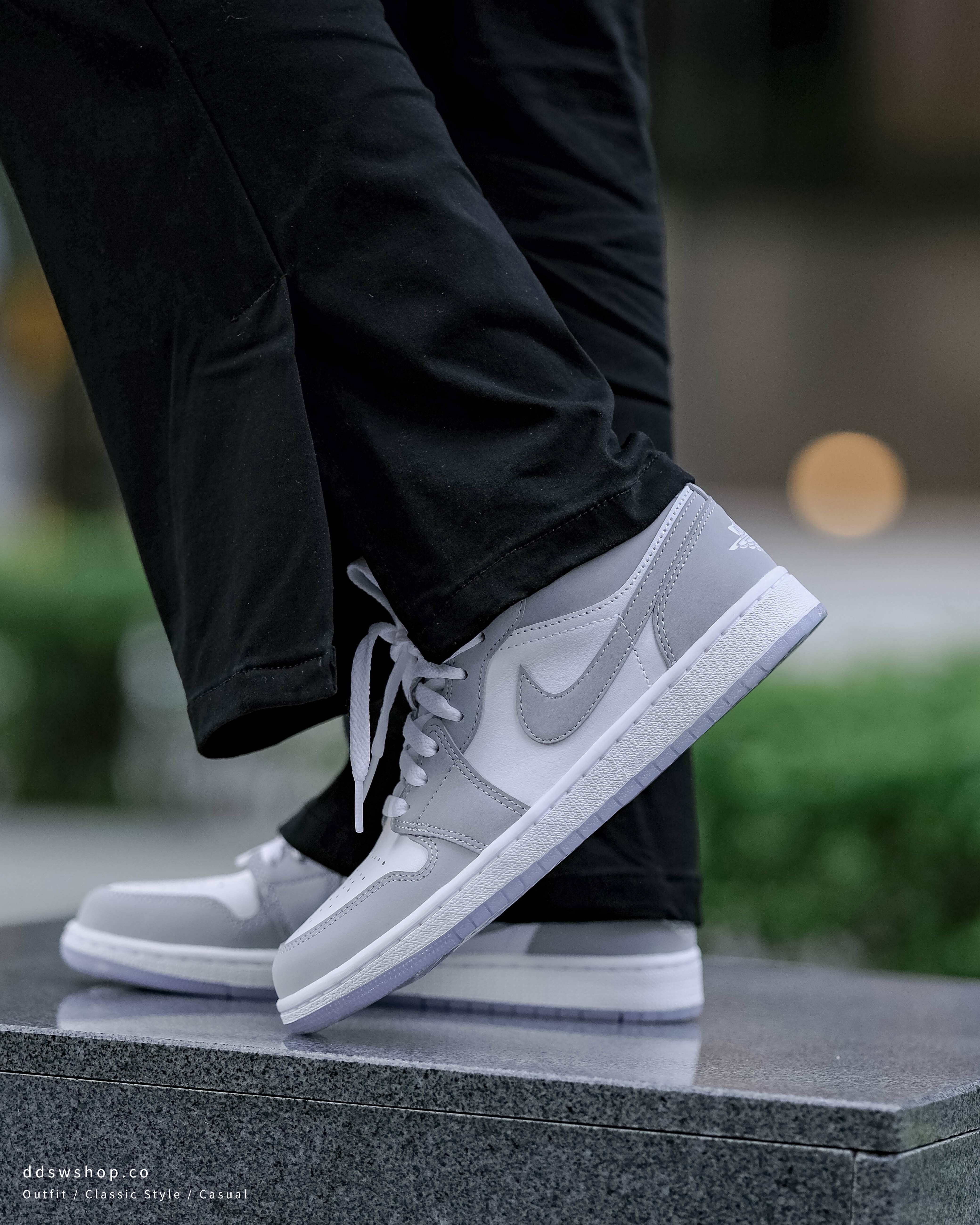 Nike Air Jordan 1 'Wolf Grey' 冰晶底灰白DC0774-105