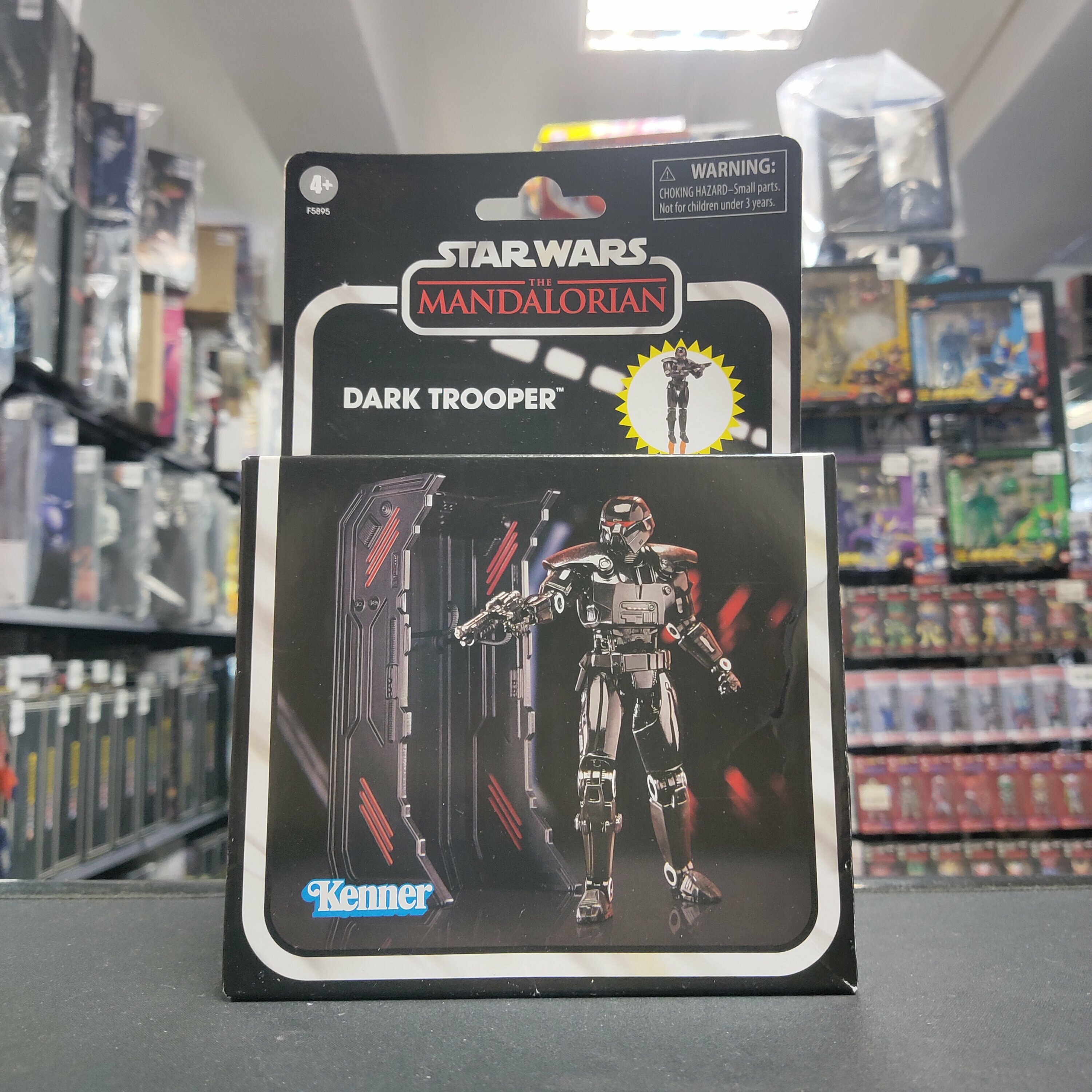 寄賣 其它 HASBRO STAR WARS THE VINTAGE COLLECTION DARK TROOPER DELUXE FIGURE