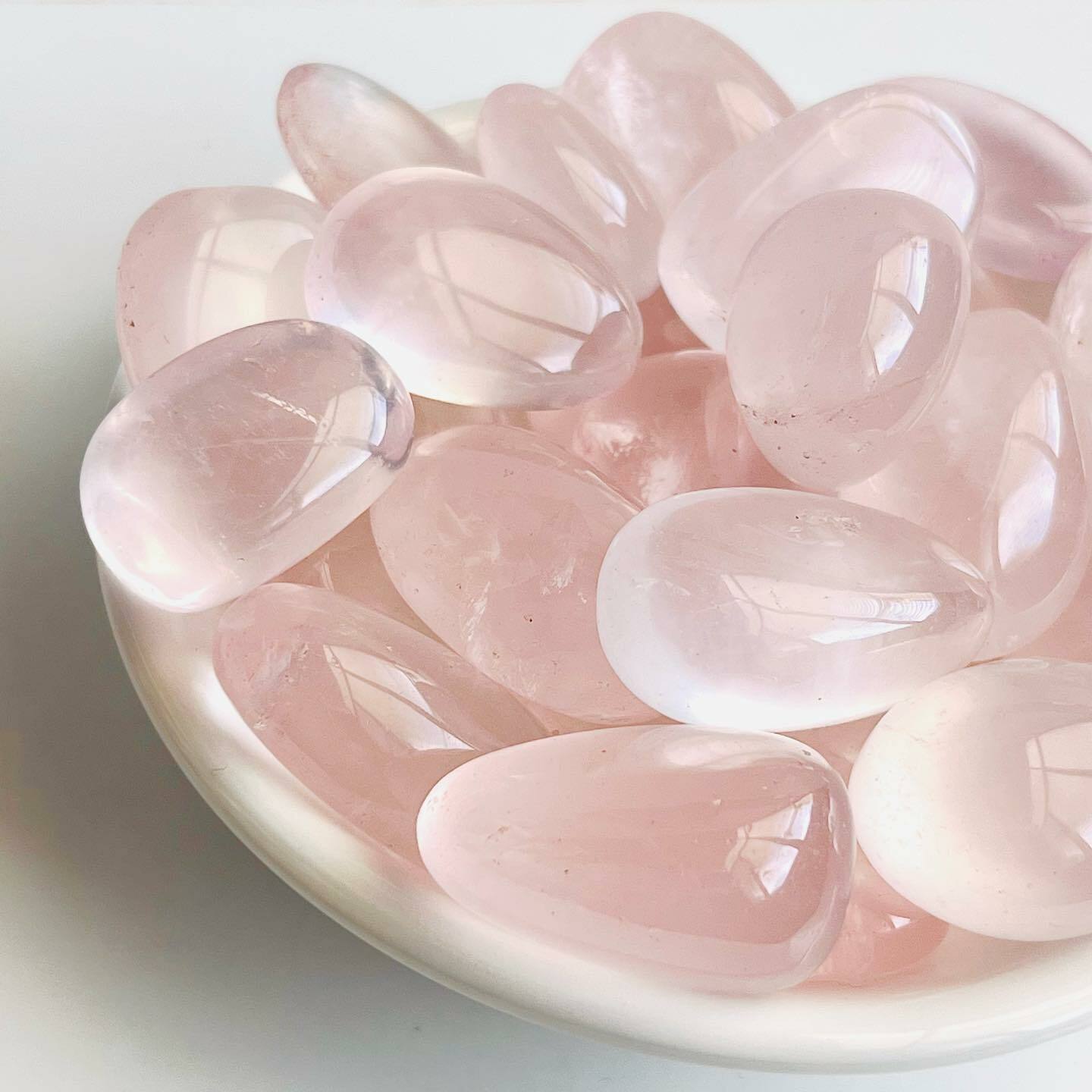 [原石] 透體粉晶 水晶滾石