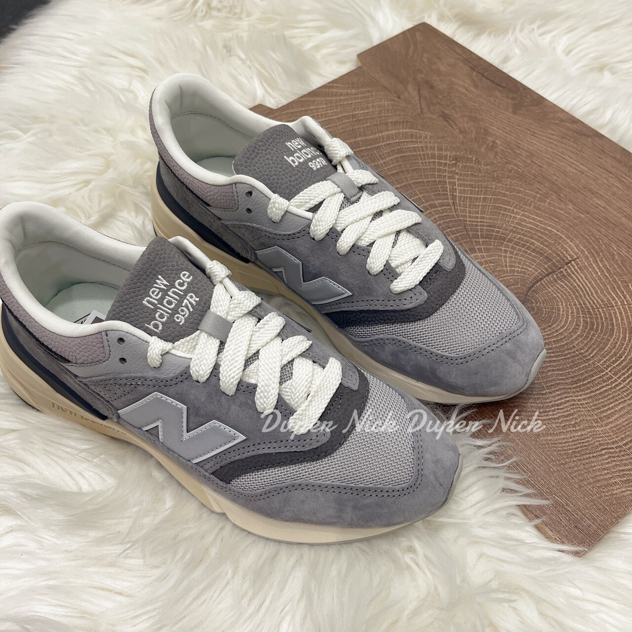 NEWBALANCE 997 復古休閒鞋 灰銀白