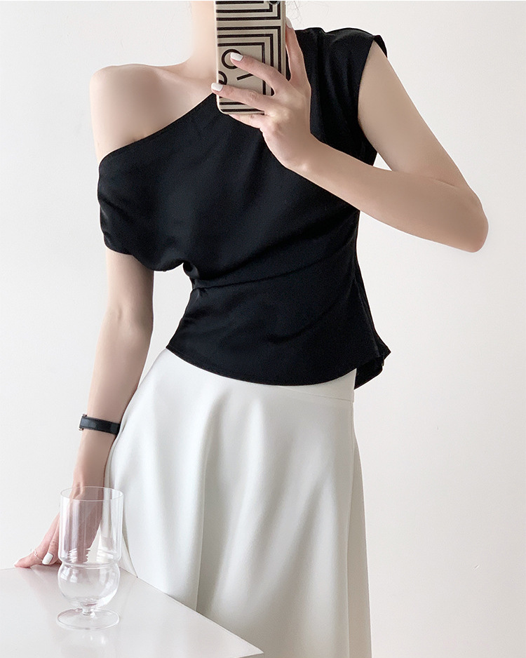 光澤感緞面 斜肩上衣(珍珠白/黑)