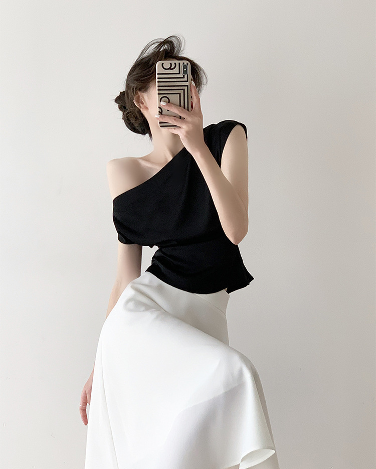 光澤感緞面 斜肩上衣(珍珠白/黑)