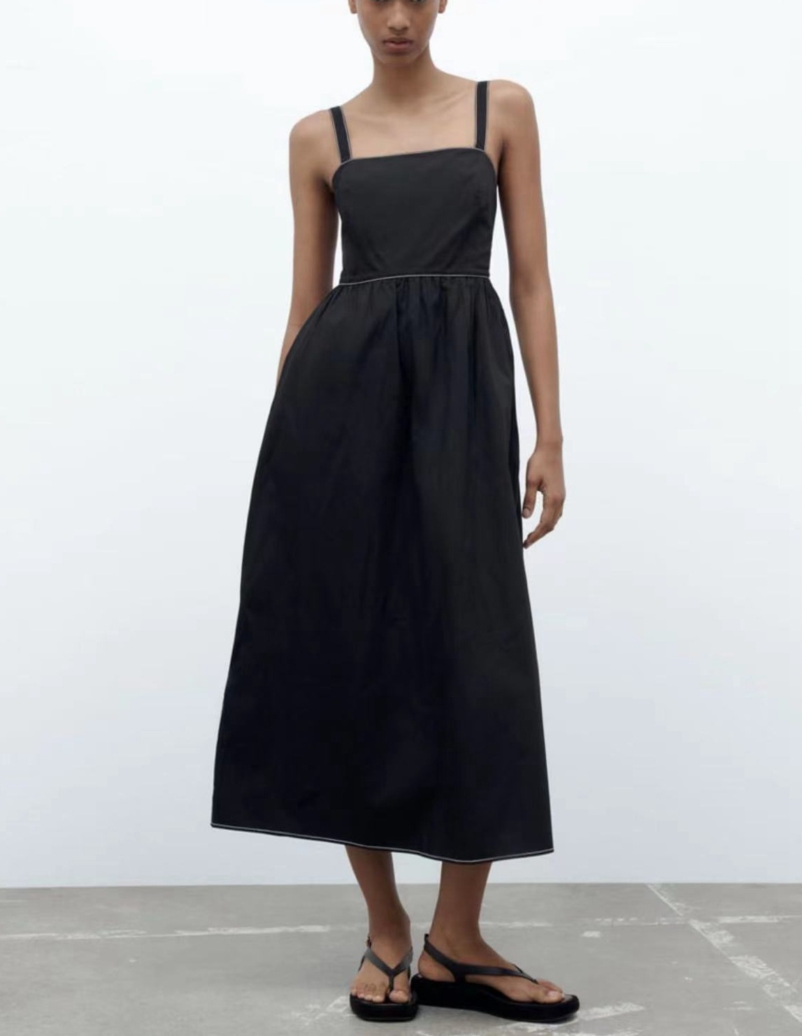 綁帶露背 休閒洋裝