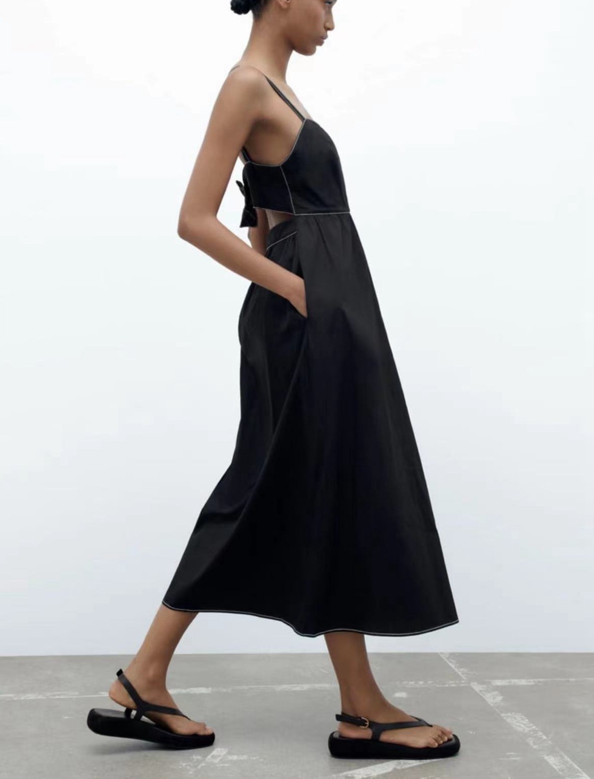 綁帶露背 休閒洋裝