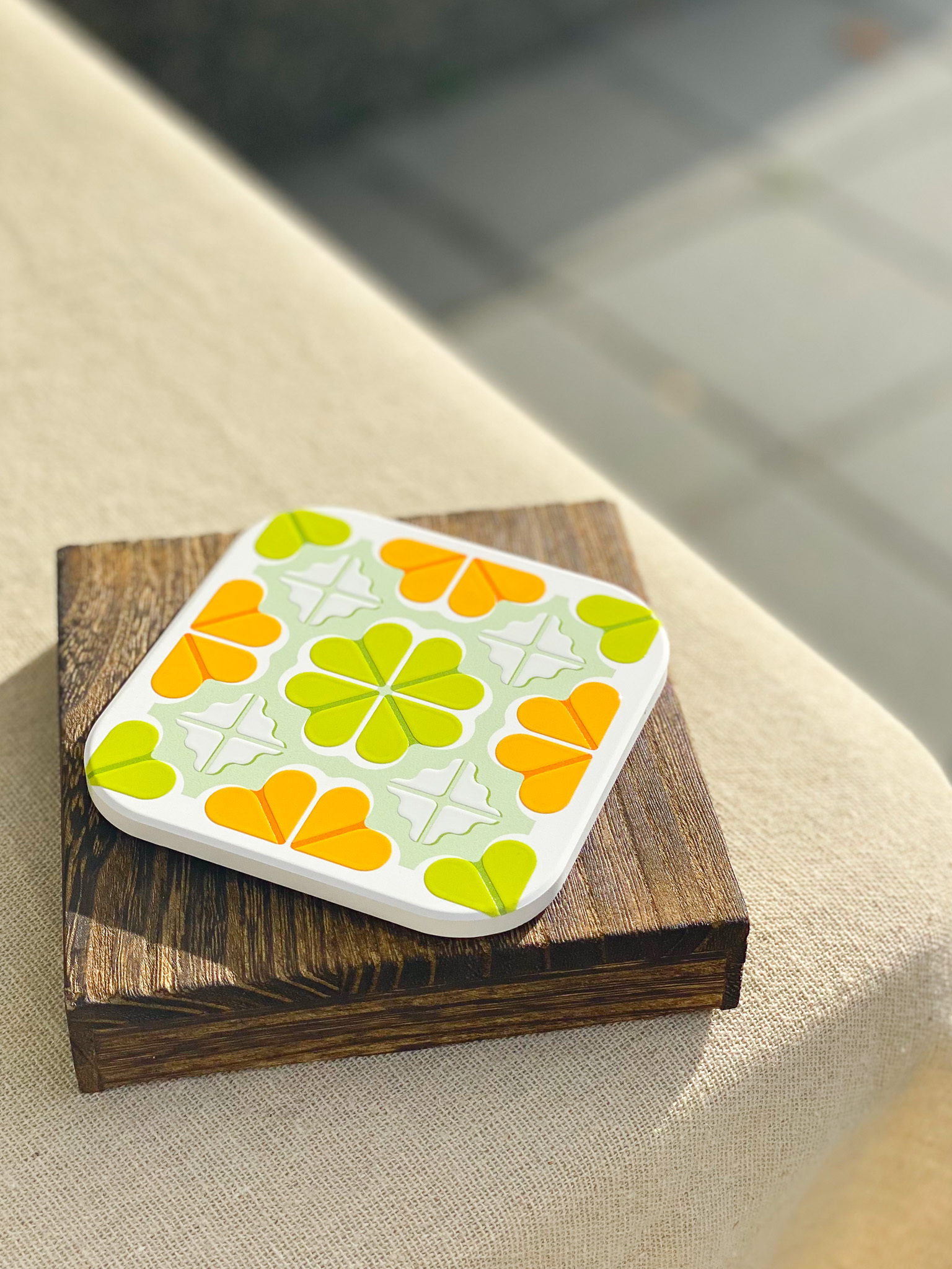 水玉光釉四葉草壓花陶瓷杯墊