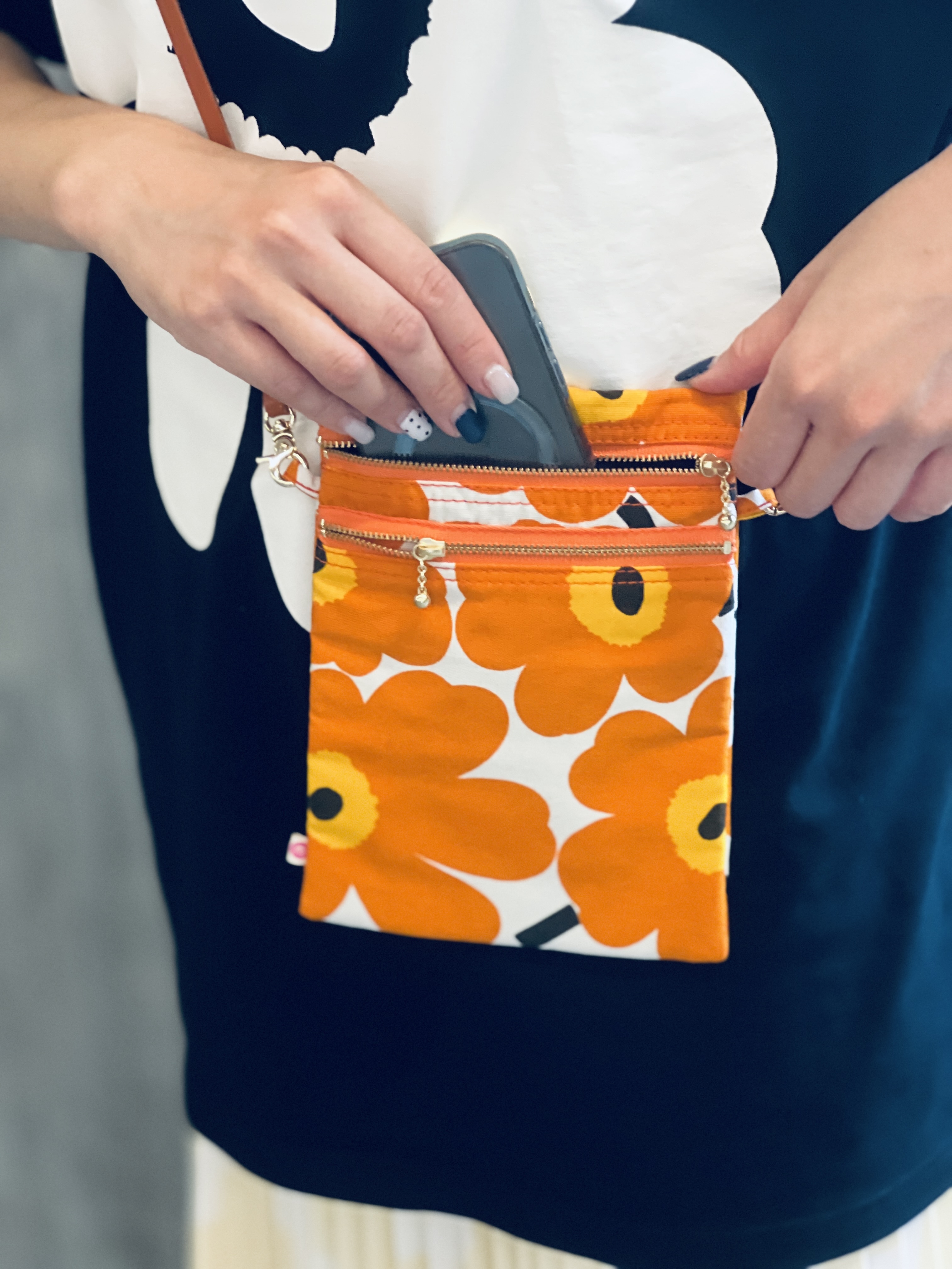 Emmmmm’s Travel Bag | Marimekko canvas fabric | Orange Unikko