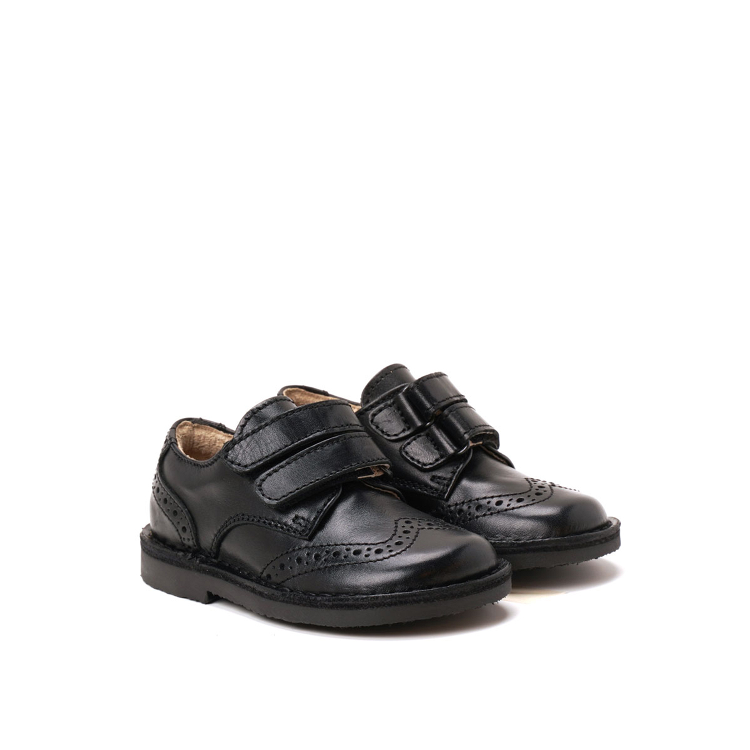 Petasil Chico 黑色學生皮鞋