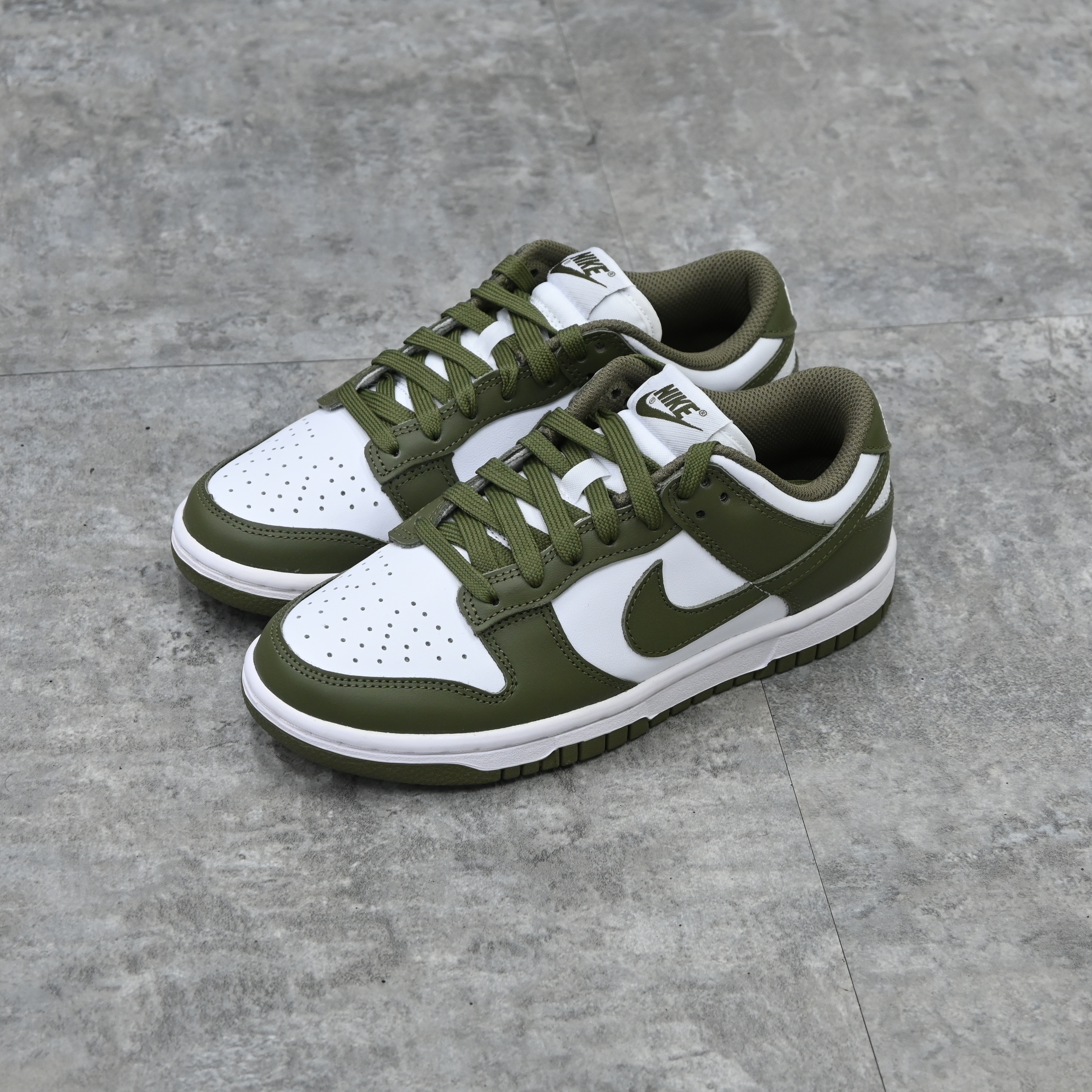 Nike Wmns Dunk Low Medium Olive DD1503-120
