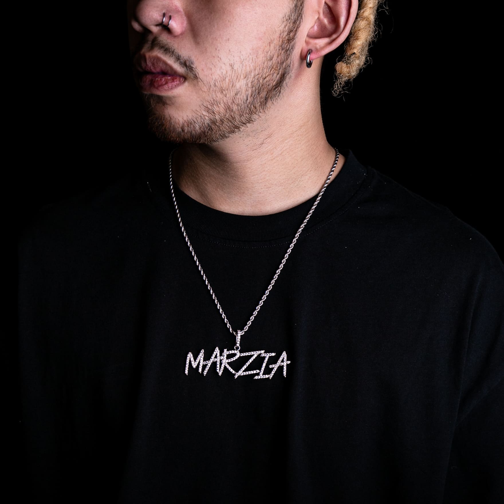 客製化滿鑲草寫筆刷字體 (A-Z) 字母墜飾