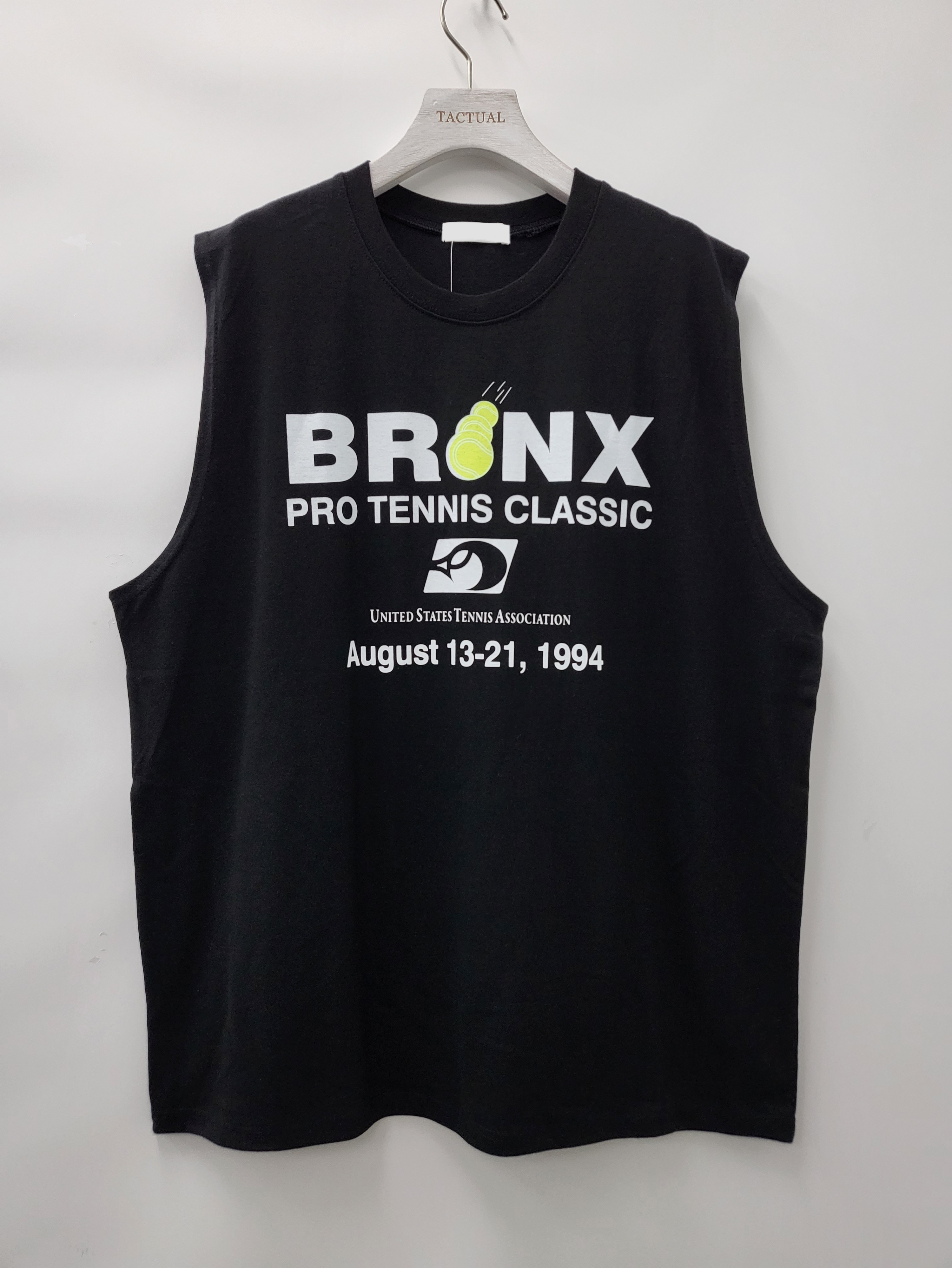 英文字圖案背心 V969