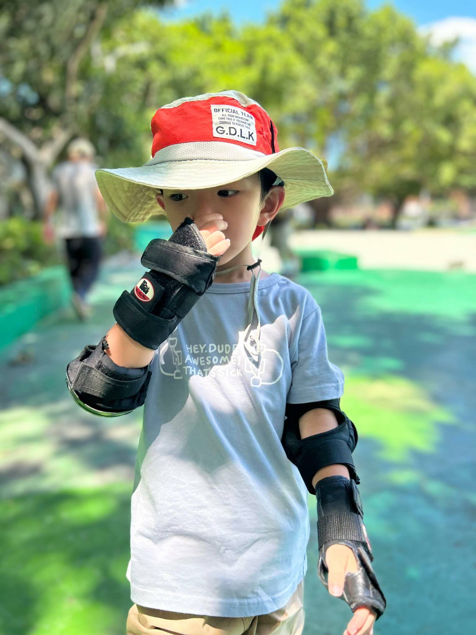 日本2nd 手繪滑板圖騰 天竺棉短袖上衣 (共2色，120) 830133