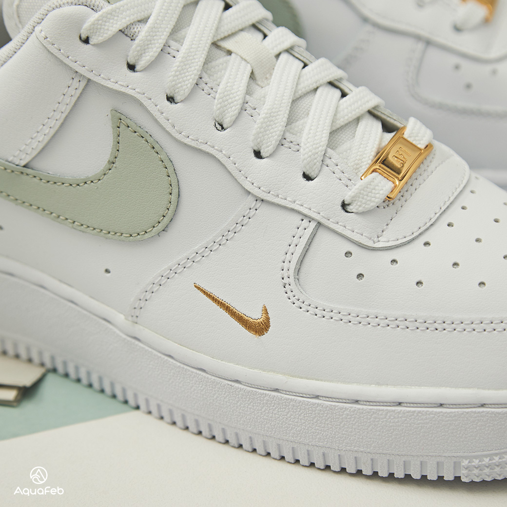 Nike Wmns Air Force 1 07 ESS 女鞋白灰綠簡約皮革雙勾休閒鞋CZ0270