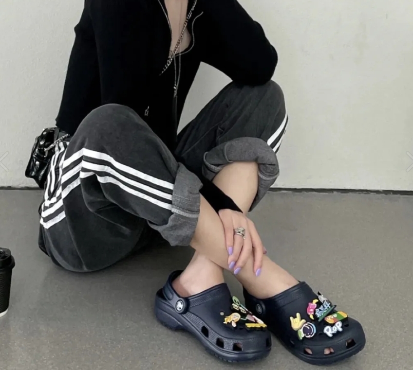 【LUXURY】韓國  Crocs Classic Clog 經典 布希鞋 防水 涼鞋 洞洞鞋 黑 白 可可奶茶 經典克駱格 卡駱馳