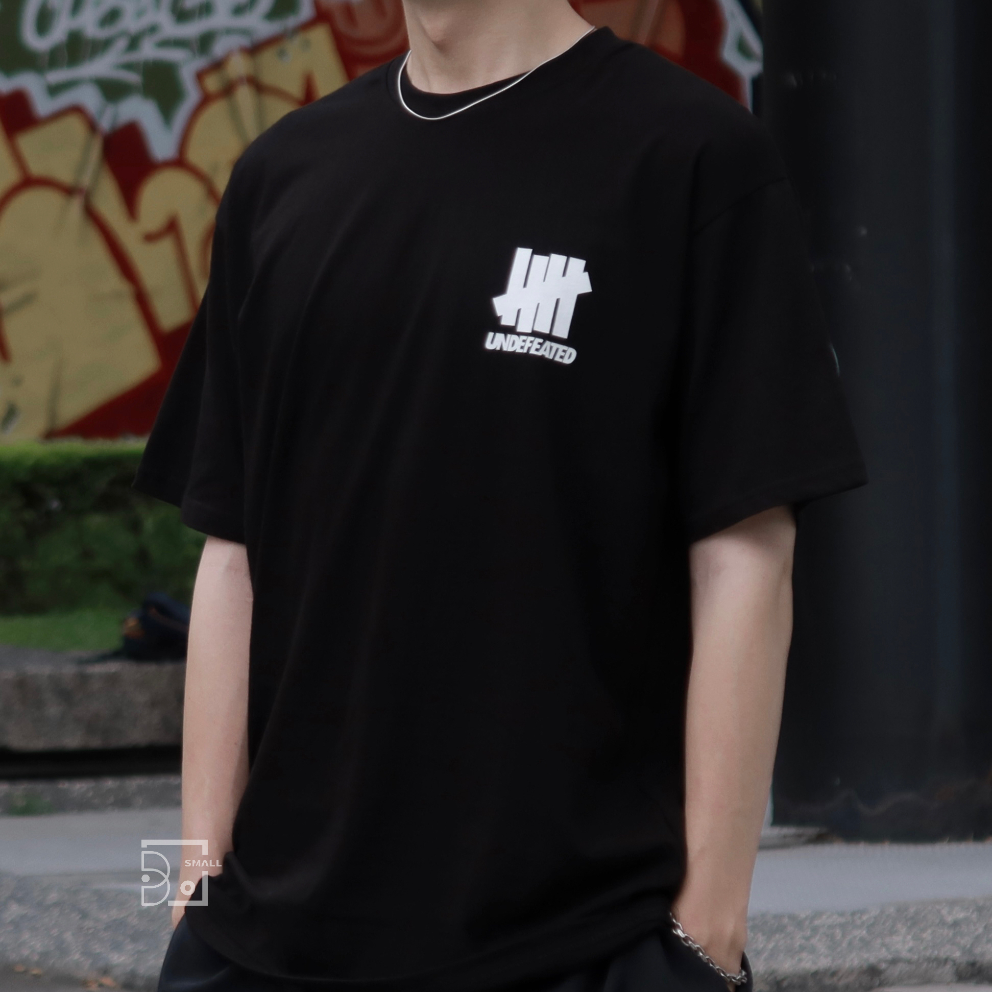 UNDEFEATED Logo 柵欄五條槓韓國限定短Tee 一組兩件短袖黑白