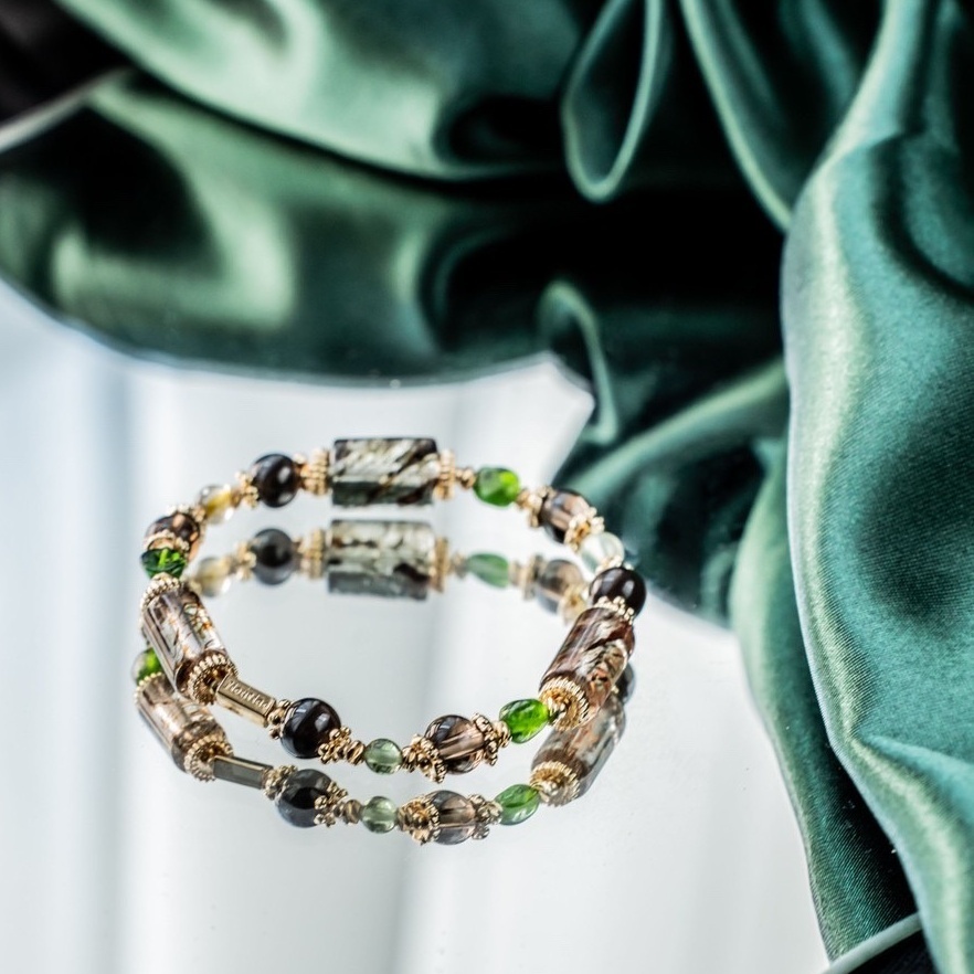 谷底的希望：黑金超｜銀曜石｜綠透輝｜鈦晶｜綠磷灰｜葡萄石｜茶晶