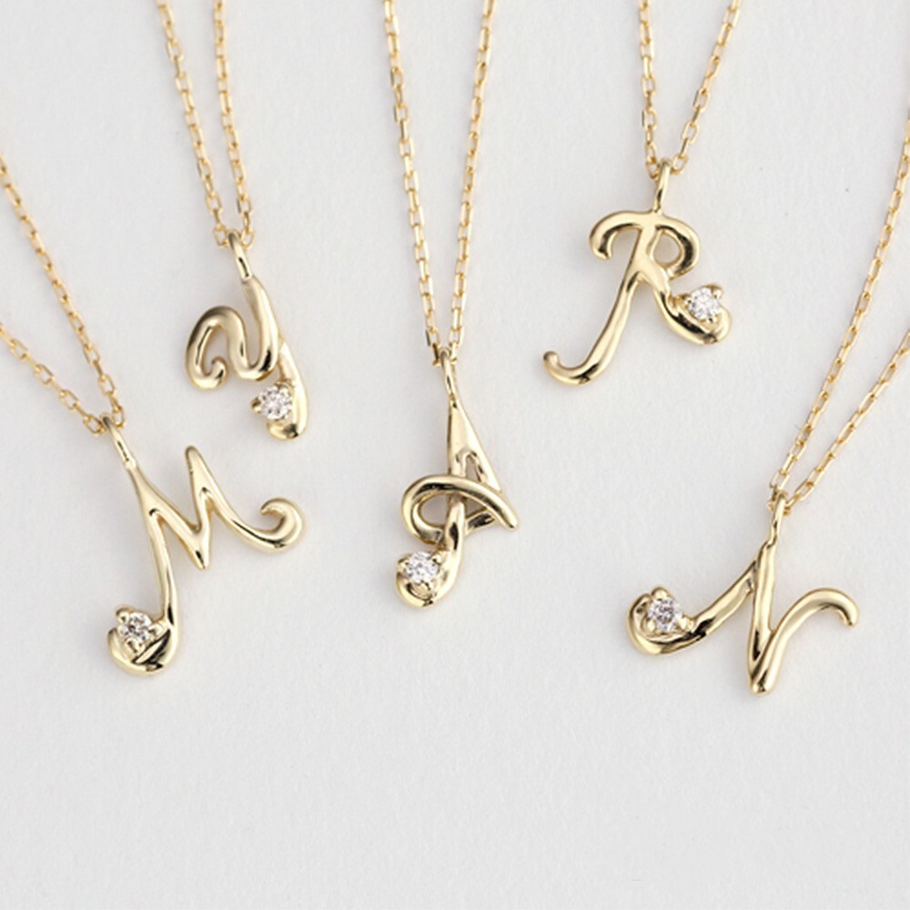 【me.luxe】K10黃K1分鑽字母鍊-H