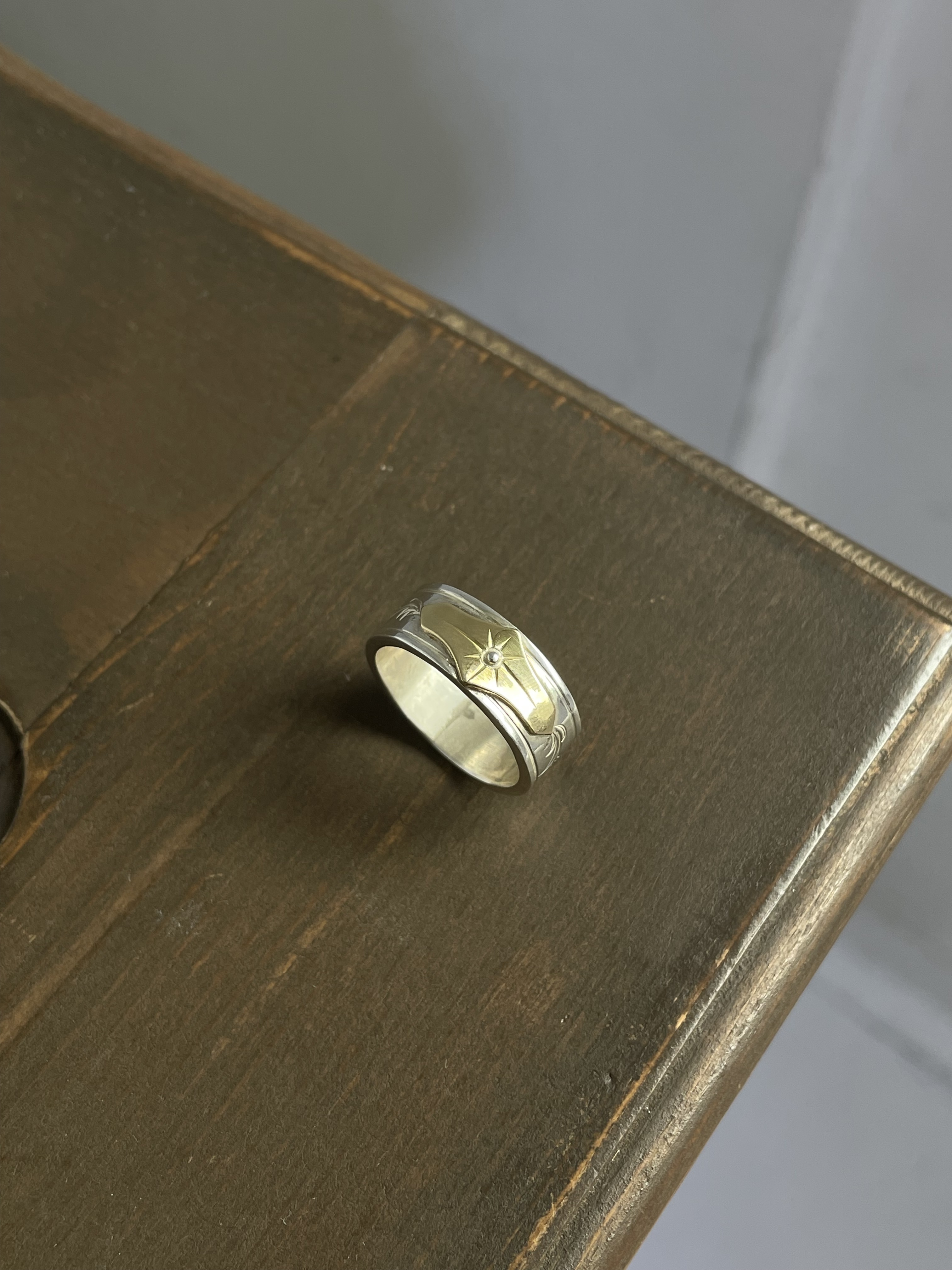 K18 Square Arabesque Ring