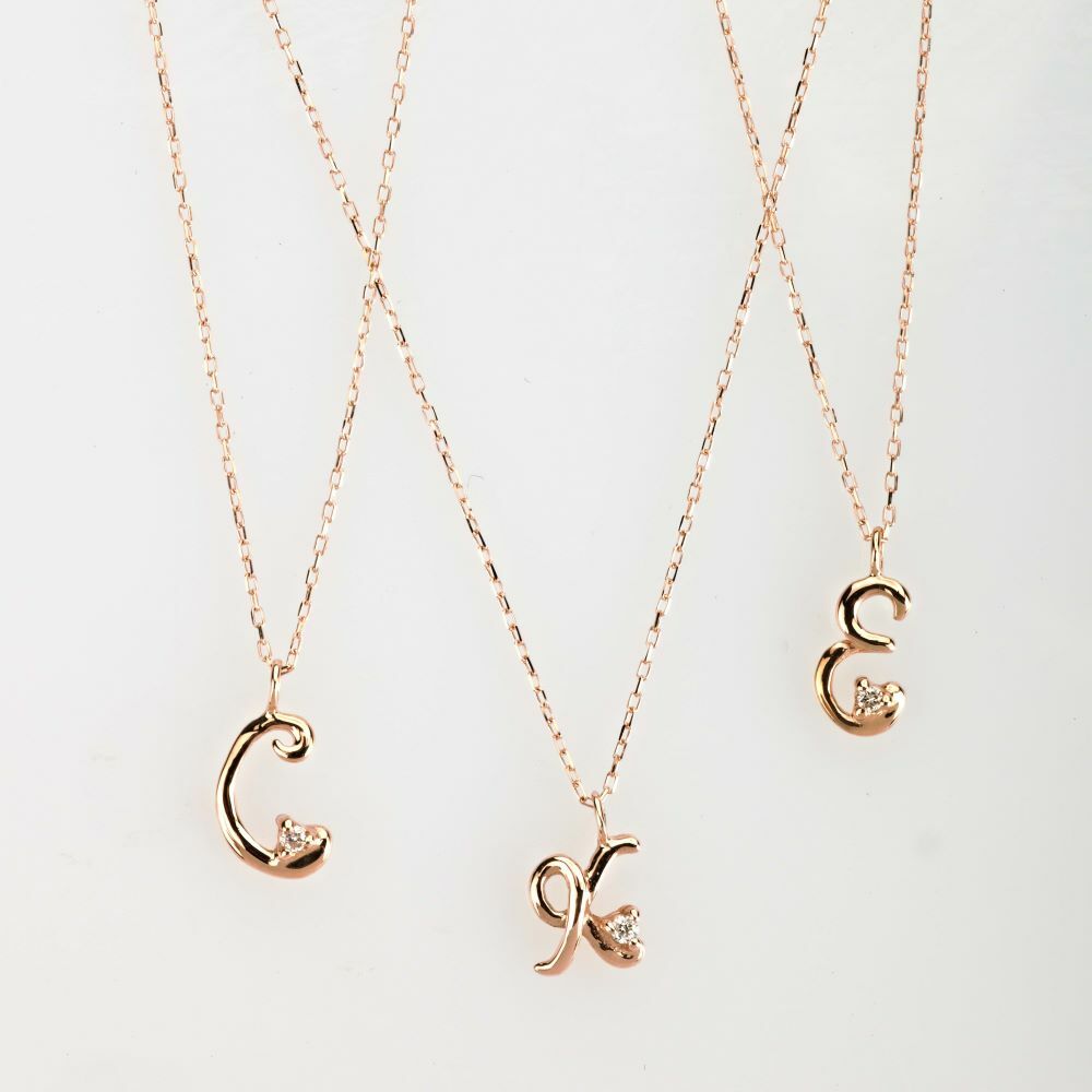 【me.luxe】K10玫金1分鑽字母鍊-E