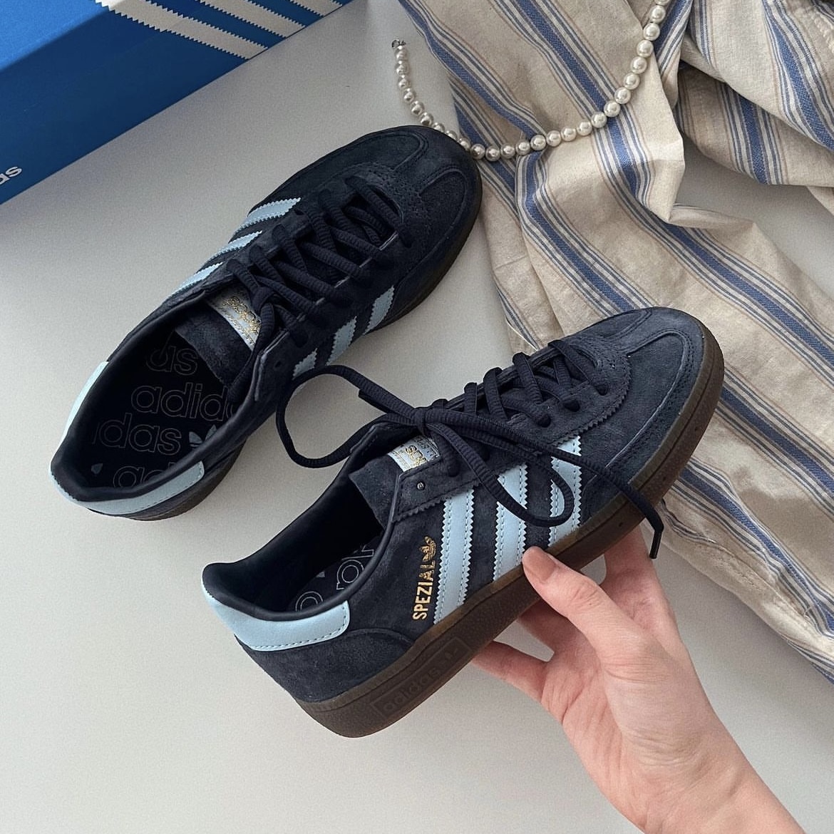 クリアランスバーゲン！期間限定開催！ 24 adidas HANDBALL SPEZIAL W