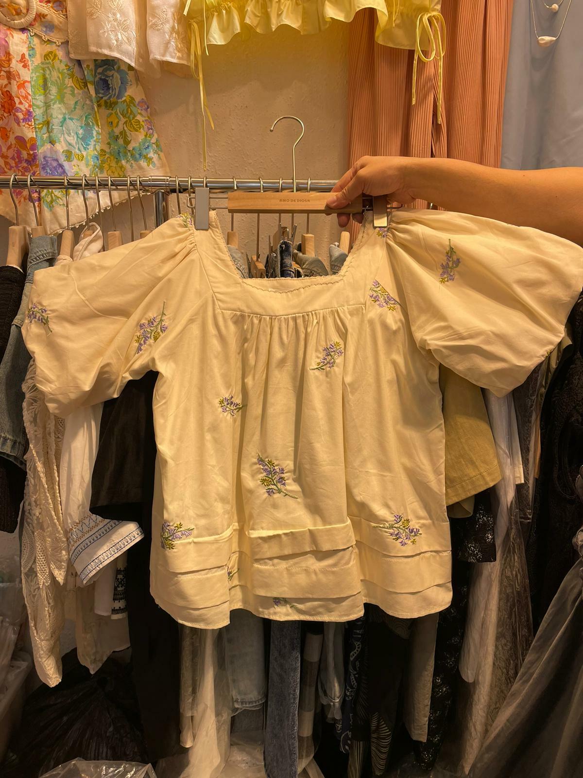 (現貨) 韓國製🇰🇷LBK-3245 白底花Top💐