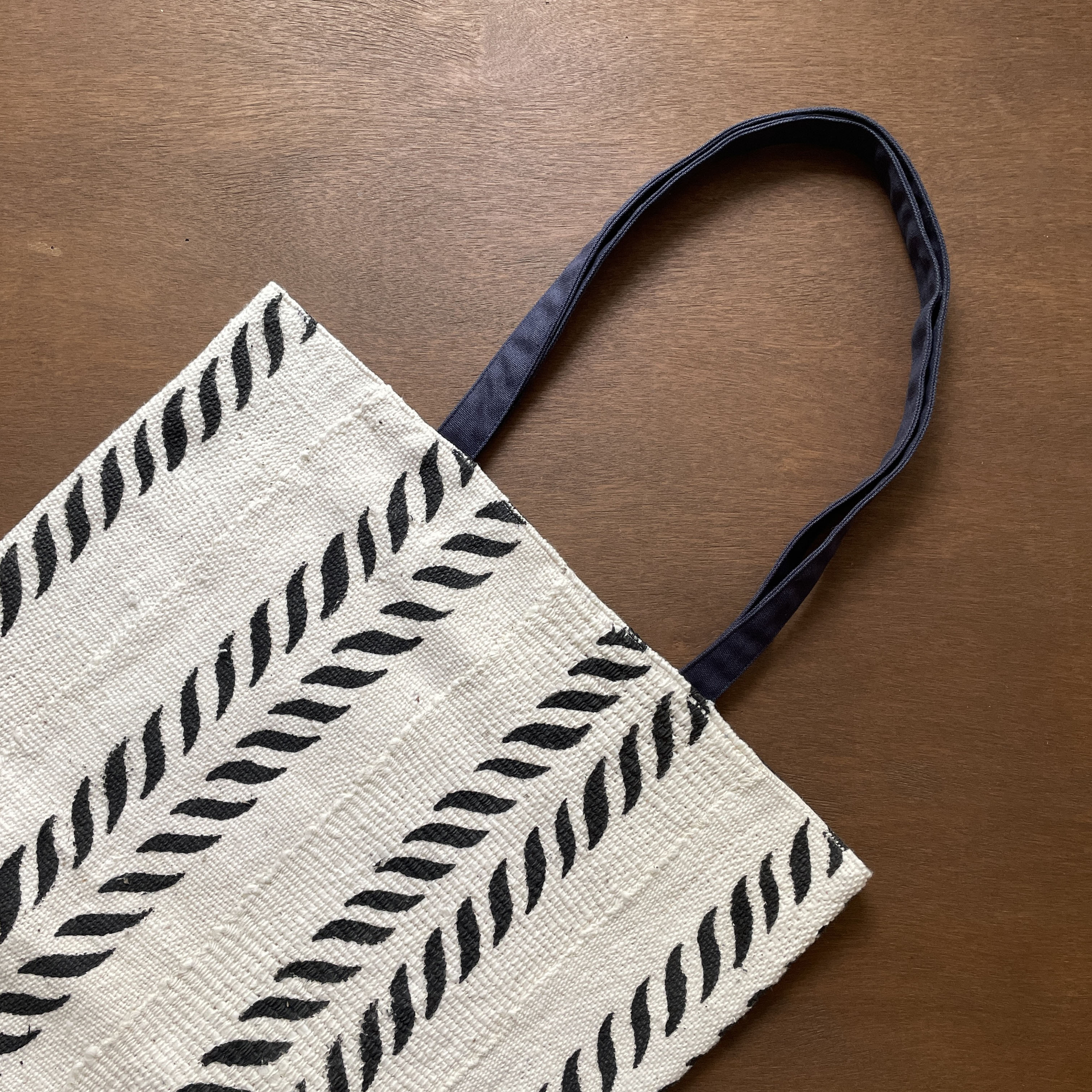 泥染提袋｜棉白 -Dalzielii｜馬利