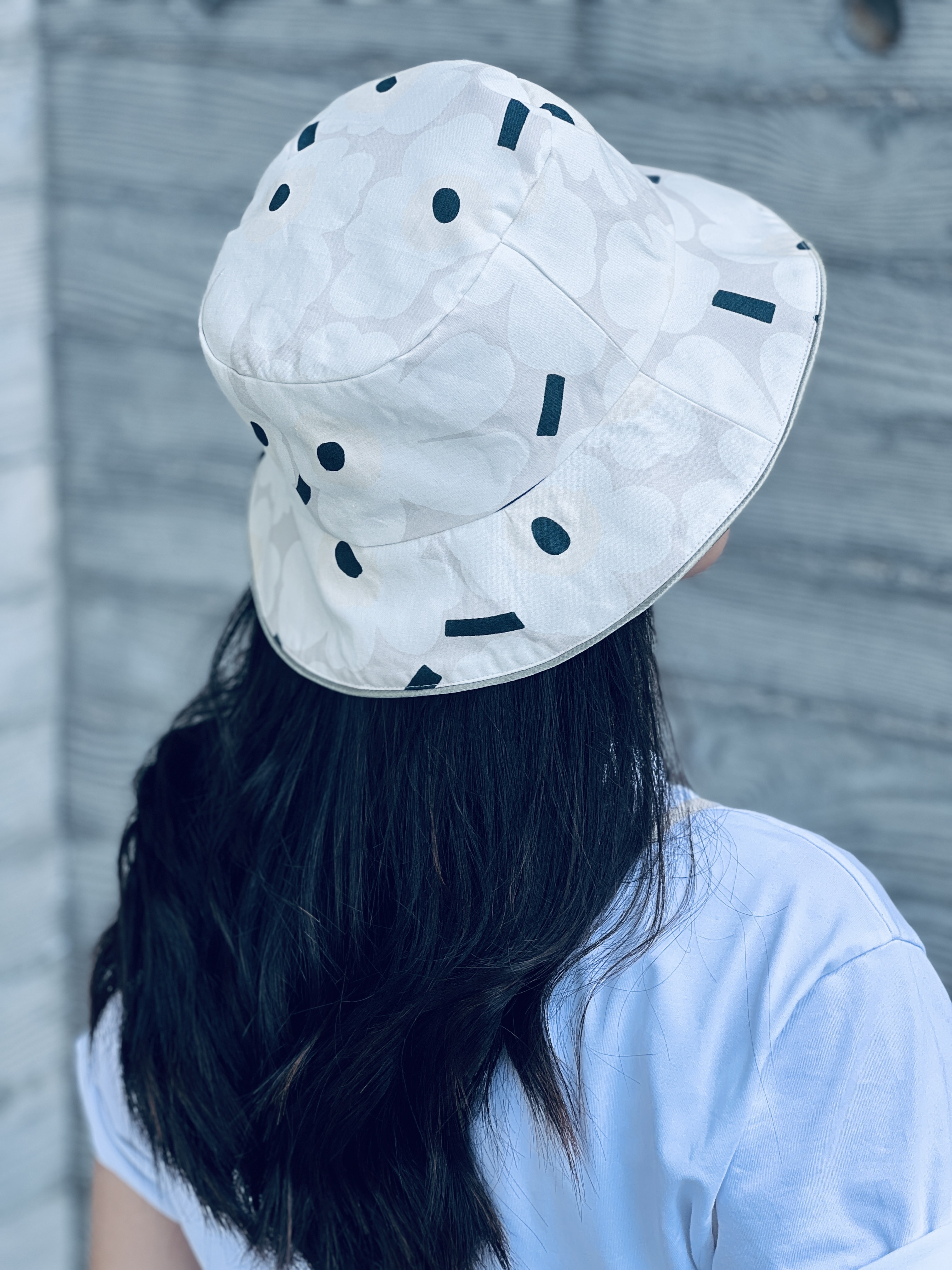 Revisable Bucket Hat | Marimekko 米白 Unikko x light green highlight