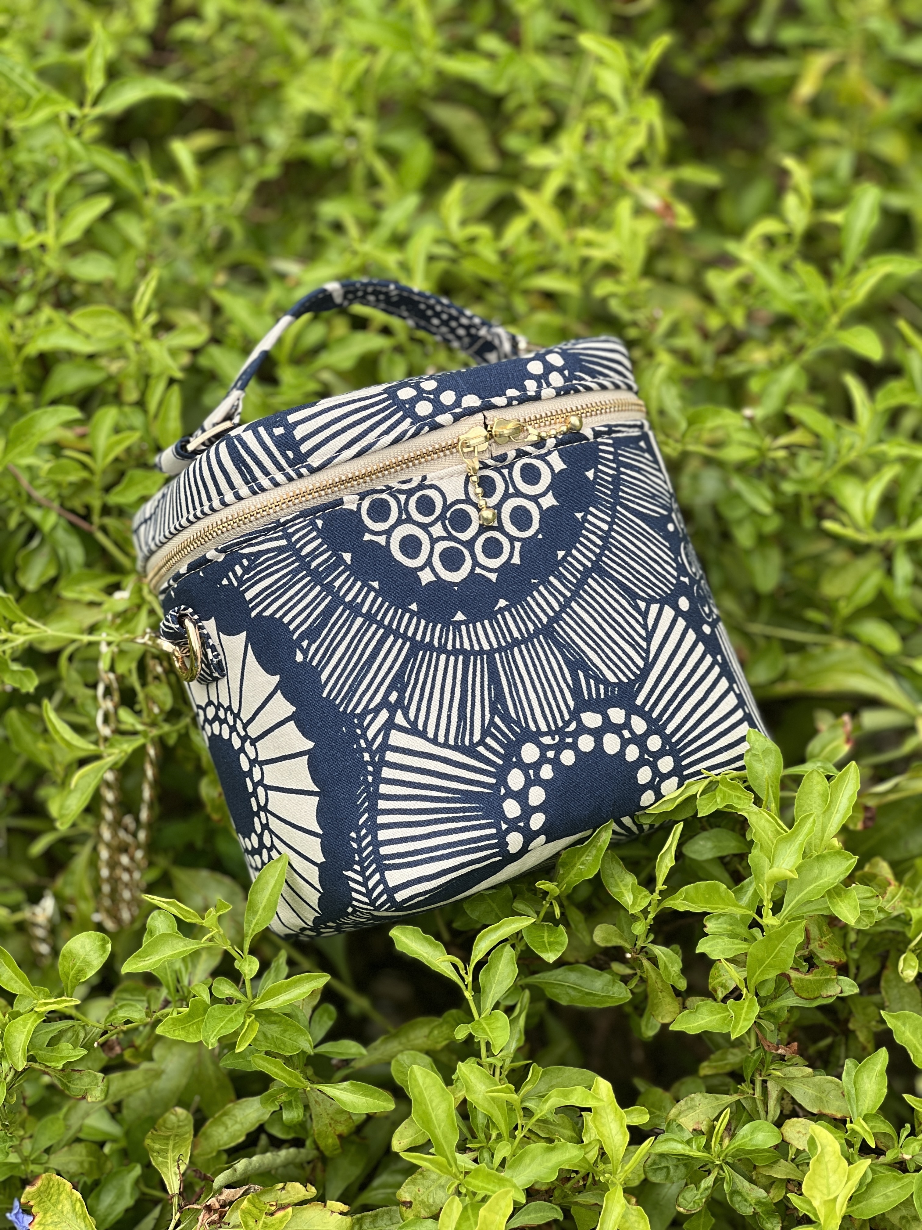 Boxy | Marimekko fabric | 藍色圈圈pattern