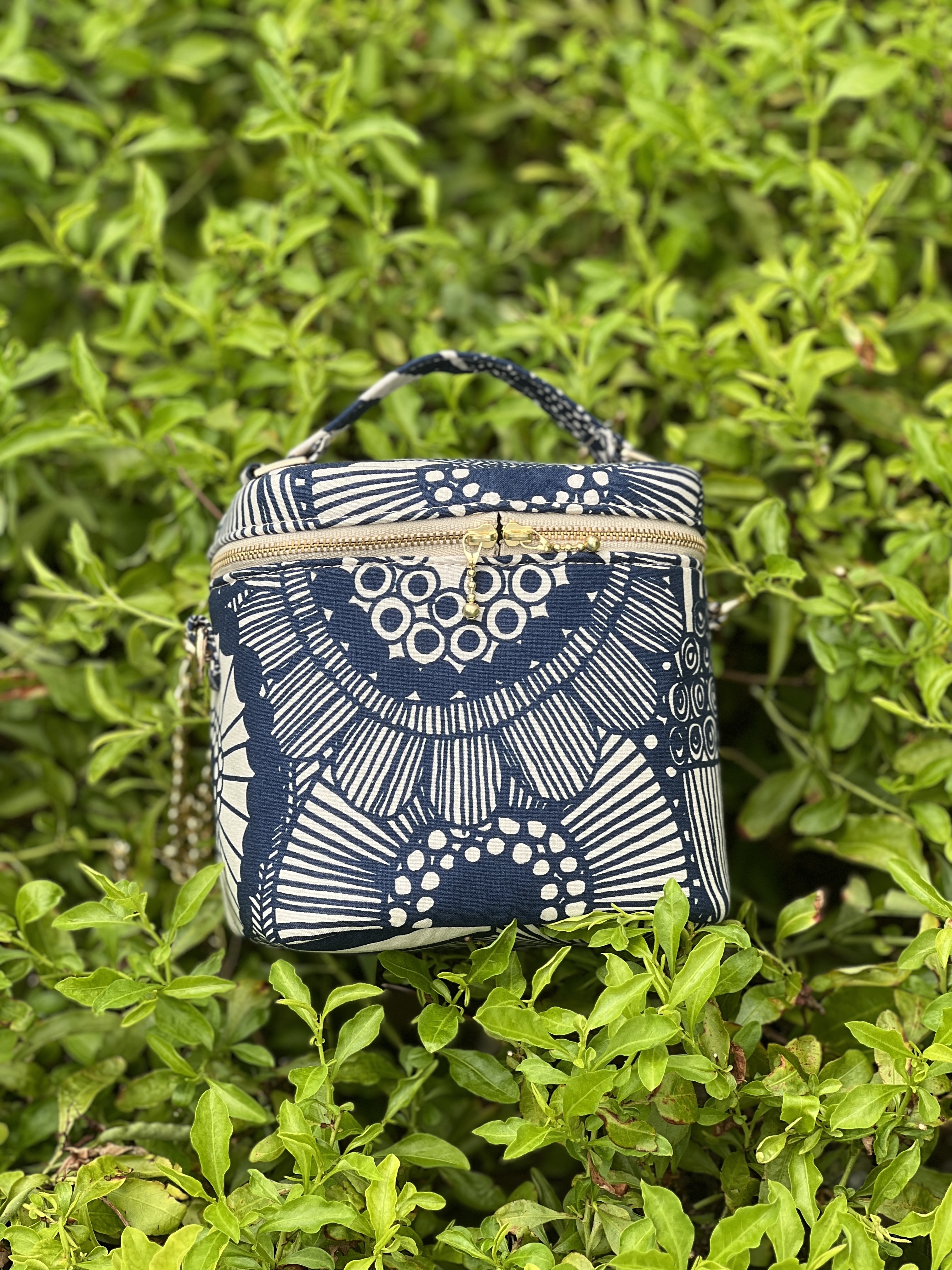 Boxy | Marimekko fabric | 藍色圈圈pattern