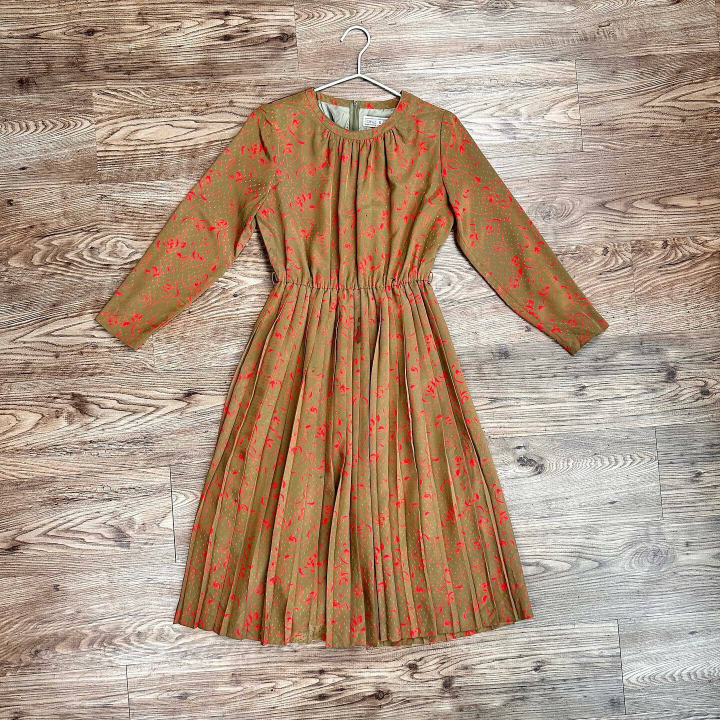 Chalet Blanc 灰啡色玫瑰暗花連身裙